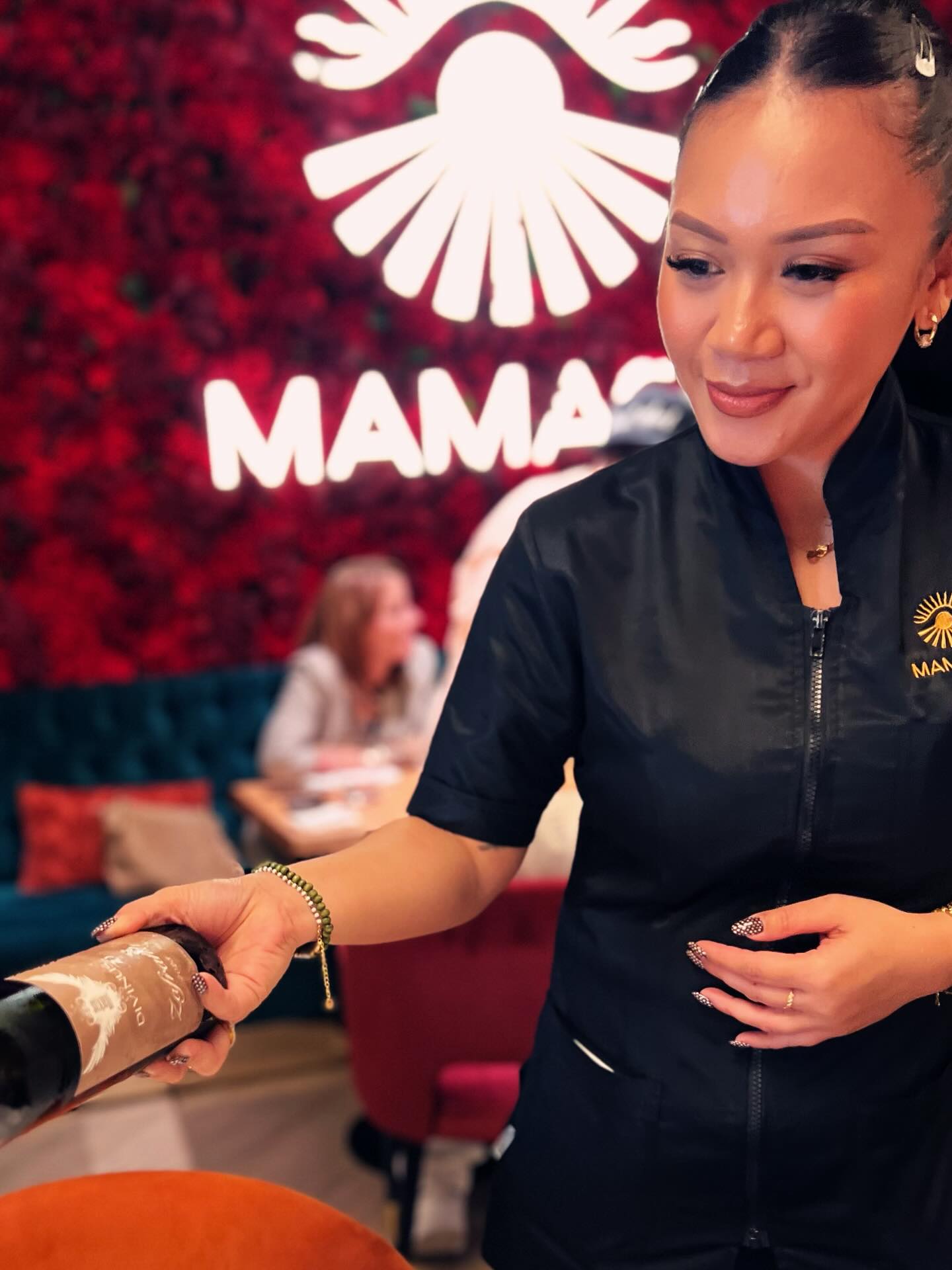 Continuing our journey of tasting Markus Divinus wines against bold cuisines — this stop: Mamachi, a Japanese-Peruvian (Nikkei) playground of citrus, spice, and umami.
Plates that set the rhythm:
Suzuki Ceviche · Mamachi Special Sushi · Prawn & Pork Gyoza · Shiitake Tempura · Chicken Cajun Skewer · Tuna Sashimi Tacos · Grilled Asparagus · Yuca Chips.
How our wines behaved: sharp acidity slicing through ceviche brightness; gentle texture hugging gyoza richness; mineral drive lifting shiitake umami; ripe fruit easing Cajun heat; freshness and structure keeping every bite clean and precise.
Japanese finesse meets Peruvian fire — and Maltese terroir holds its own.
#MarkusDivinus #WineJourney #Mamachi #Nikkei #JapanesePeruvian #MaltaWine #FoodPairing #WineAndFood #Portomaso #MaltaEats