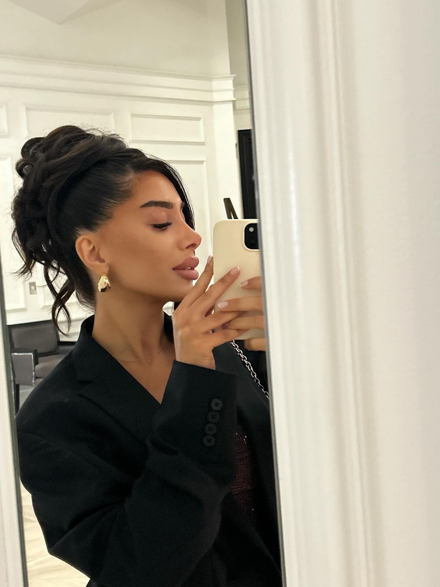 Soft glam, Strong energy
#updo #updohairstyles #glamhair #hairstyles #yorkvillehairstylist #updospecialist