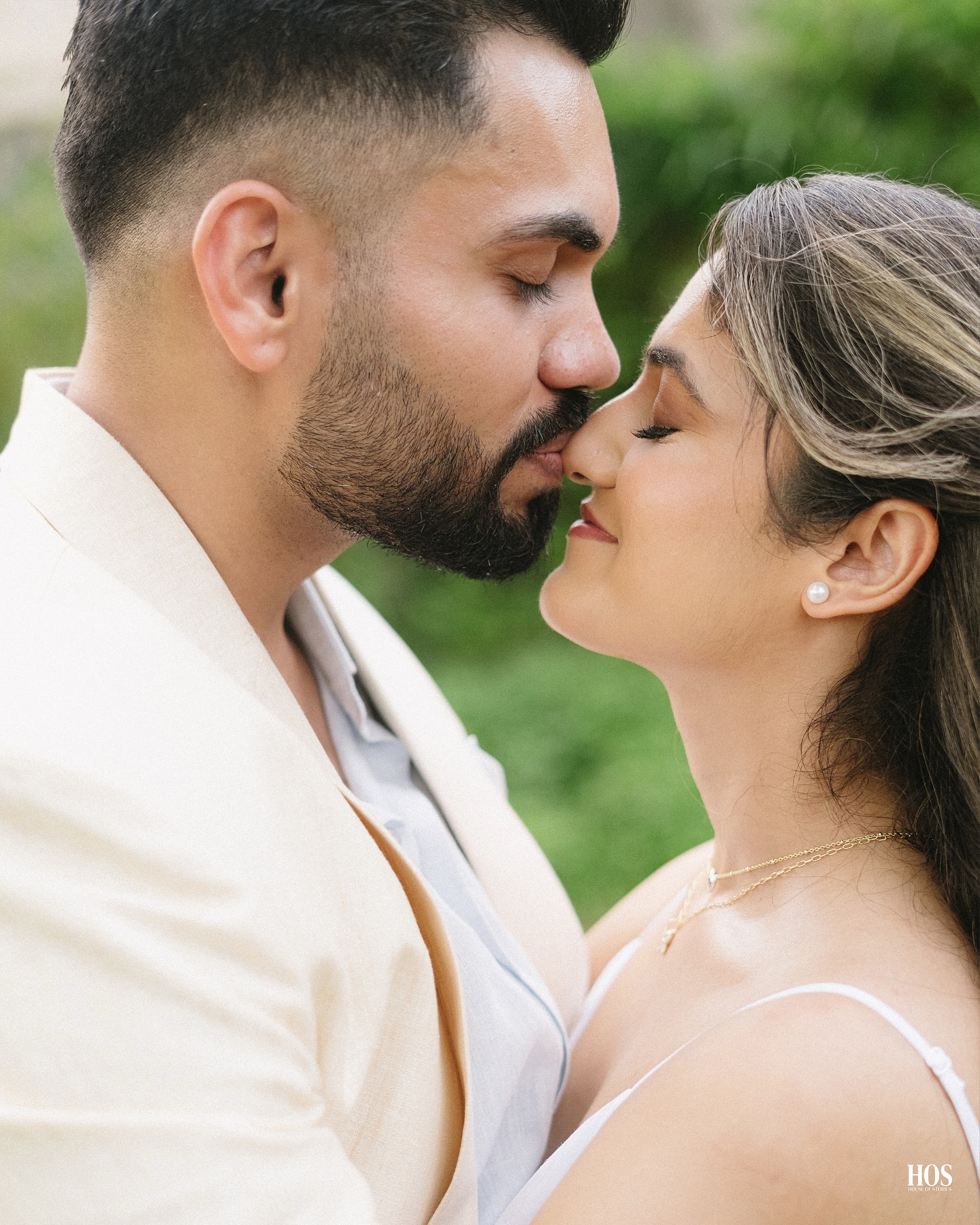 “Love in whispers, laughter in light.”
Prachi & Raj | Sep’25
www.houseofstories.in
#houseofstories
#lovestoriesbyhos