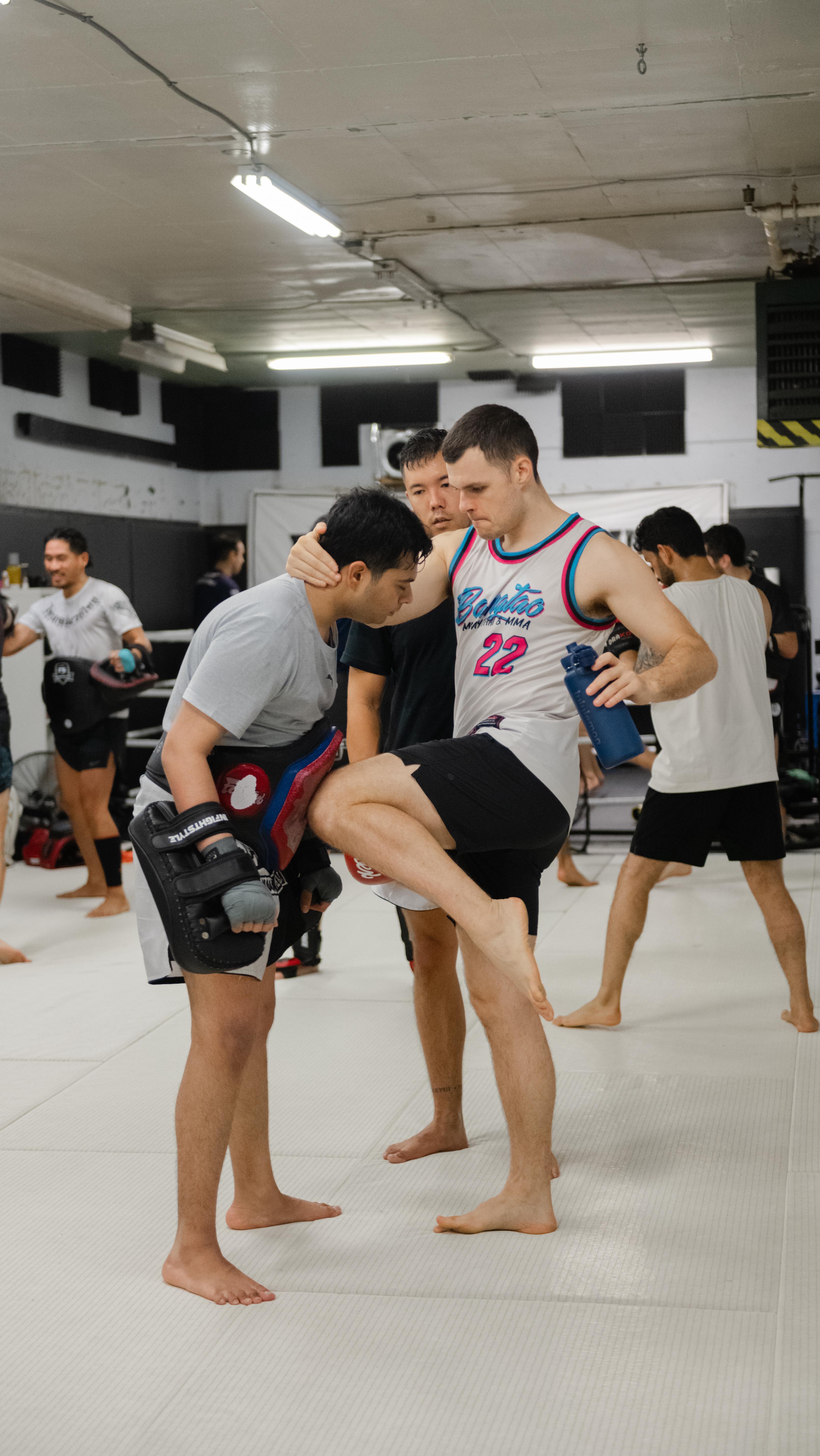 And without shin guards? 💀
We’re on the last stretch of our Kicking Week! Make sure you’re ready for Thanksgiving by losing a ton of calories before dinner 😆
#muaythaivancouver #vancouver #muaythai #kickboxing