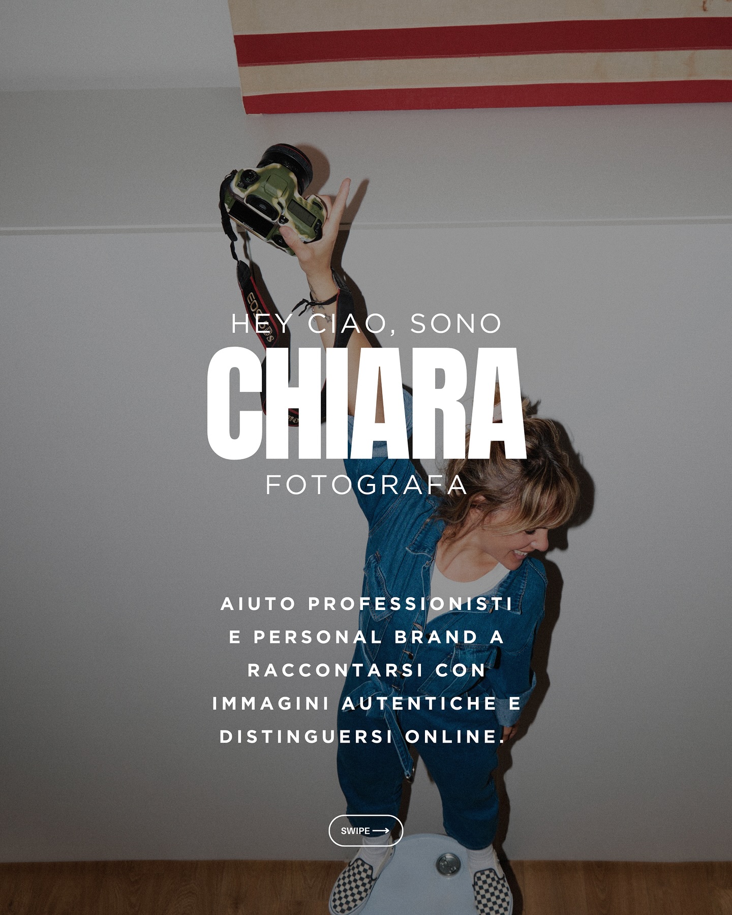 Mostrarsi online può far paura.
🫀Per questo ho scelto di aiutare professionisti e personal brand a raccontarsi con immagini autentiche, che parlano di identità e non solo di estetica.
⚡️Sono Chiara, per molti Jungle Kia e da 16 anni fotografo persone, storie, motori e brand di abbigliamento con lo stesso approccio: cercando l’anima, il carattere, la bellezza imperfetta delle cose autentiche.
Trasformo l’insicurezza in presenza, la fotografia in connessione.
📷 Se vuoi distinguerti online senza ansia da shooting e con un percorso pensato su di te 👇🏻
💬 scrivimi in DM
ti racconto come funziona!
📸 @jungle_kia