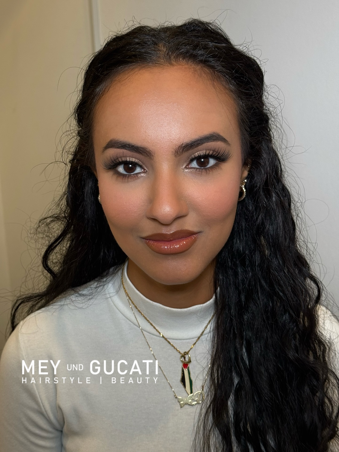 Today’s Make Up Workshop 🖌️
mit @sedajanemakeupartist
#makeup #seminarmakeup #seminarworkshop #makeup #schminke #concealer #lidschatten #eyeshadow #eyeliner #foundation #highlighter #mannheim #meyundgucati