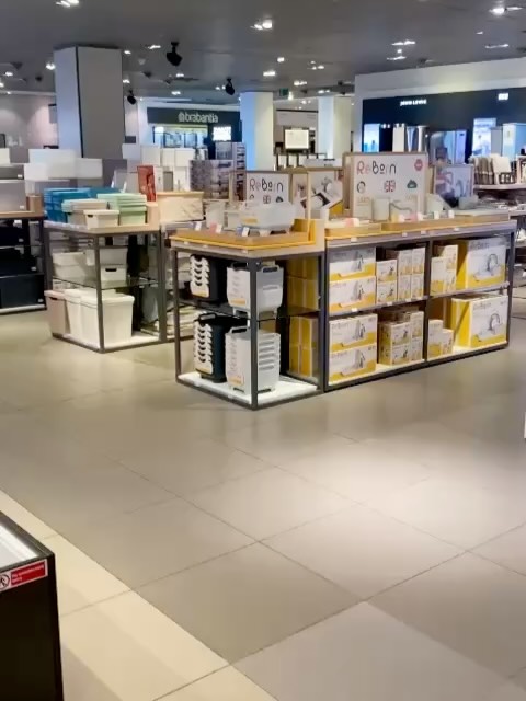 So something a bit different from the usual... I was asked by a local Bath company to help make a shop display for their spot in John Lewis on Oxford street, London. As is often the way I got Matt @carve.carpentry in to lend a hand. We've finally made it! Using a mixture of oak veneered MDF, solid oak and sprayed MDF, it was a fun project all round. Apologies for the quality of the video - supplied by the client. I'm not sure if I've ever even been to the John Lewis on Oxford street, certainly not since I've been of age to appreciate a well priced air fryer or quality organic quinoa... #carpentry #johnlewis #bathuk #somerset #shop #display #joinery #shopdesign