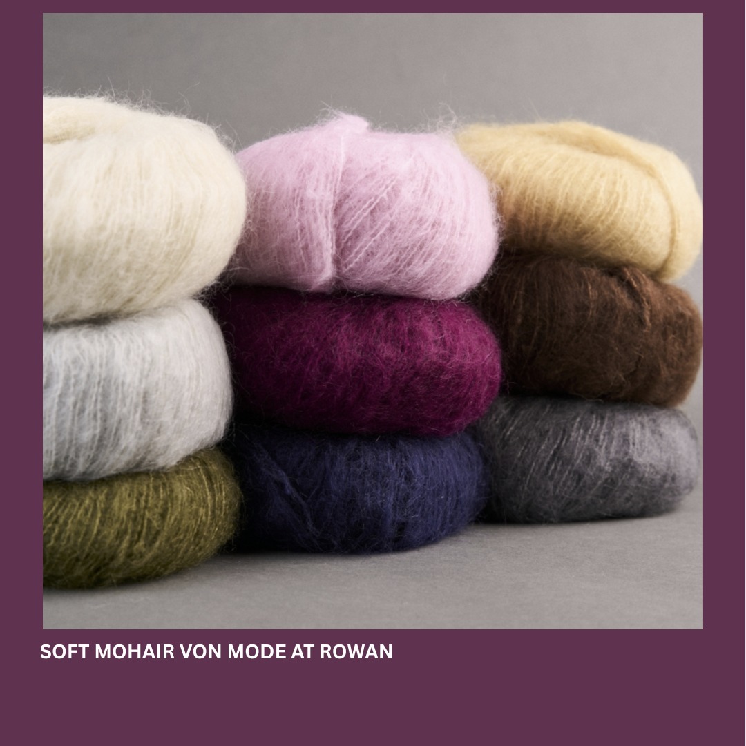 Ein Hauch von Luxus – ganz ohne Seide
Das neue Garn umfasst elf leuchtende Farben – ein luftiger Traum aus 60 % Mohair und 40 % Wolle.
Ja, ihr habt richtig gesehen: Was aussieht wie die klassische Mischung aus Seide und Mohair, hat in Wirklichkeit einen Grundfaden aus Wolle. Das macht das Garn fülliger und sorgt dafür, dass ein einzelner Faden ausreicht, um zwei bis drei Fäden Silk Mohair zu ersetzen. Dadurch werden selbst aufwendige Mohair-Modelle deutlich preisgünstiger – ohne an Leichtigkeit oder Eleganz zu verlieren.
Als Inspiration habe ich euch einige Modelle zusammengestellt, die nach einem kuschligen Herbst aussehen. Alle Farben sind wie immer online oder im Laden erhältlich.
Viel Spaß beim Stöbern durch die neuen Farben!
#modeatrowan
#modeatrowanmohairsoft
#fibreatelier
#fibreatelierinspiration