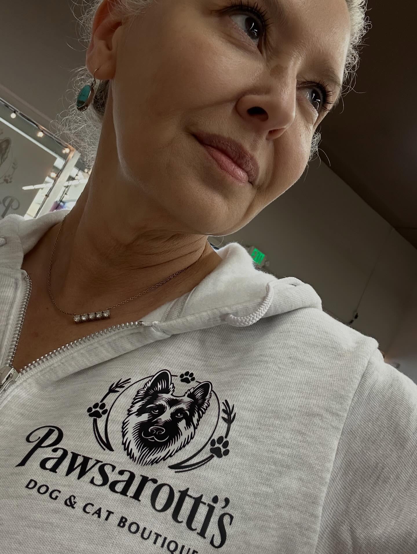 Just in from the amazing team @kmcreativecreations and already much loved. Official @pawsarottispetshop zip-up hoodies 💕🐾
#pawsarottispetshop #kmcreativecreations #dogwalkingswag #golocalsoco