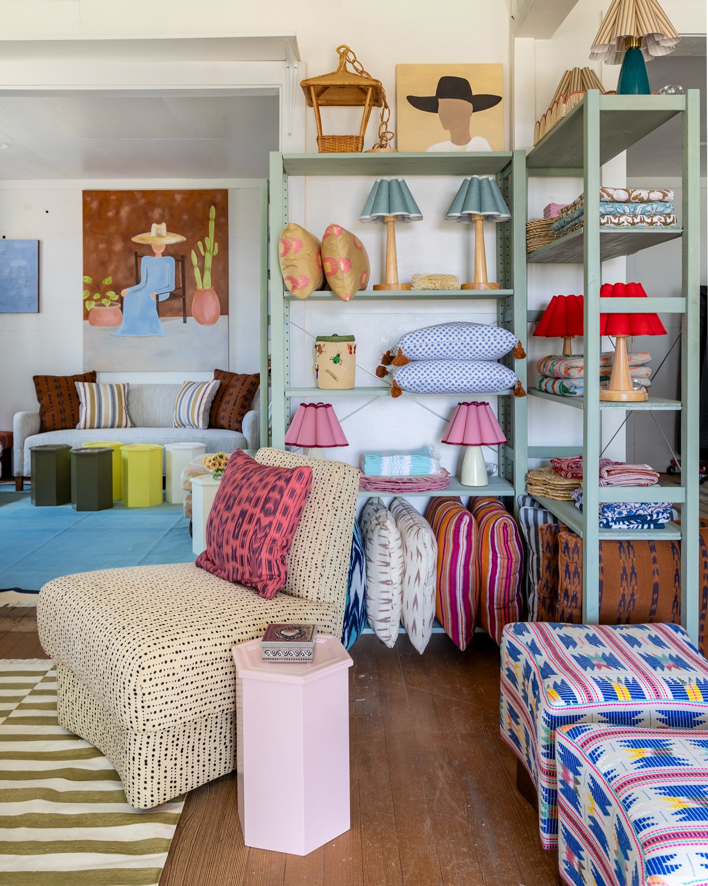 It’s the last day of the Round Top Fall Show! I loved debuting @wdahome @thecompound_roundtop and had so much fun meeting everyone that came to The Cottage. A big THANK YOU! Another thank you for my new friend and great neighbor, @kneadedfashion for keeping me going for two weeks!
📷 @jordangeibelcreative
.
.
.
.
.
#roundtop #roundtoptexas #roundtopantiqueshow #roundtoptx #roundtopcollection #interiordesign #interiordesigner #houstondesigner #houstoninteriordesigner #houstoninteriordesign