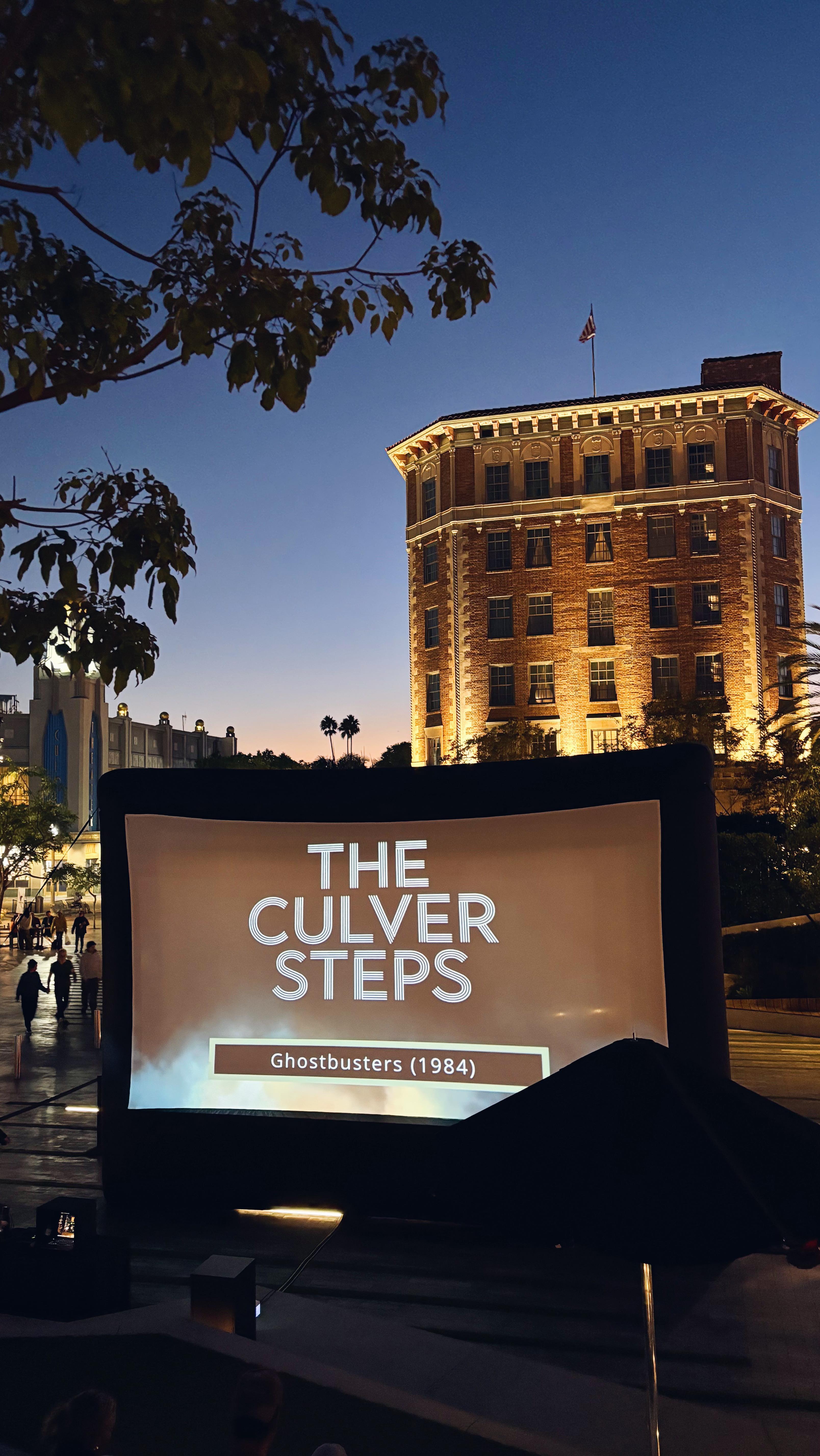 Who you gonna call?
Ghostbusters @theculverstepsofficial 👻💥 Thanks to everyone who joined the fun— more Halloween magic is on the way! 🎃
•
•
📞 321-233-3873
💌 DM us💫
•
•