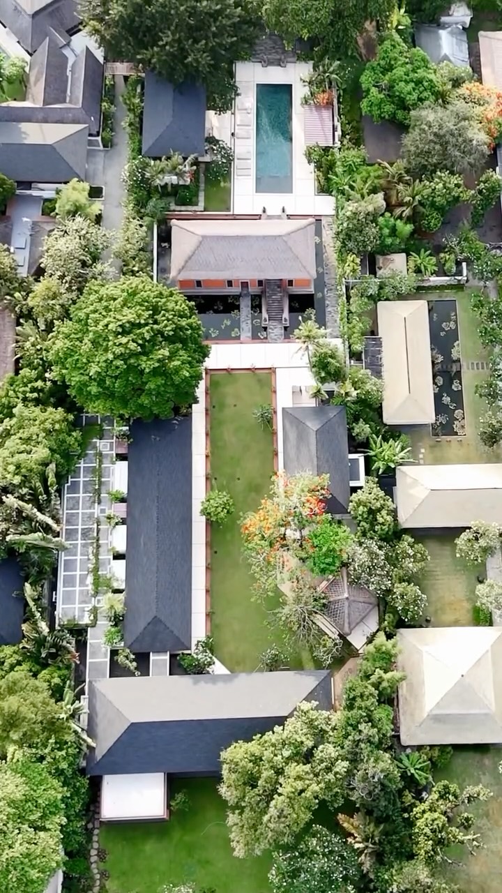 A perfect example of design elegance and fine craftsmanship now seen in this completed private holiday residence in Sanur Bali
#baliwellness #pbmbali #buildingdreamvillasinbali #balidreamvillas #constructioninbali #baliquantitysurveying #baliconstruction #buildinginindonesia #buildconsultancyinindonesia #balivilladesign #livinginbali #projectmanagementindonesia #baliprojectmanagement #resortsandvillasinbali
#quantitysurveyingbali