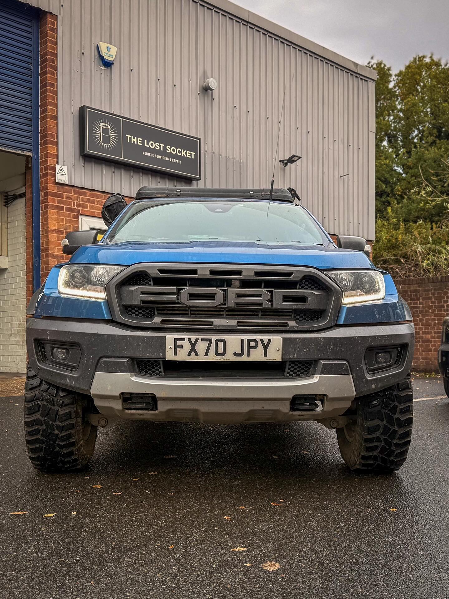 Raptor passing its MOT today ✅
Need to get your MOT booked in? 🚗
Give us a call on 01926 257780 and we’ll get you sorted 📞
#fordraptor #MOT #CarMOT #MOTTime #RaptorUK #FordUK #4x4Life #PickupTruck #CarCare #VehicleCheck #GarageLife #MechanicUK #TruckGoals #UKCars #MOTTest #OffRoadUK