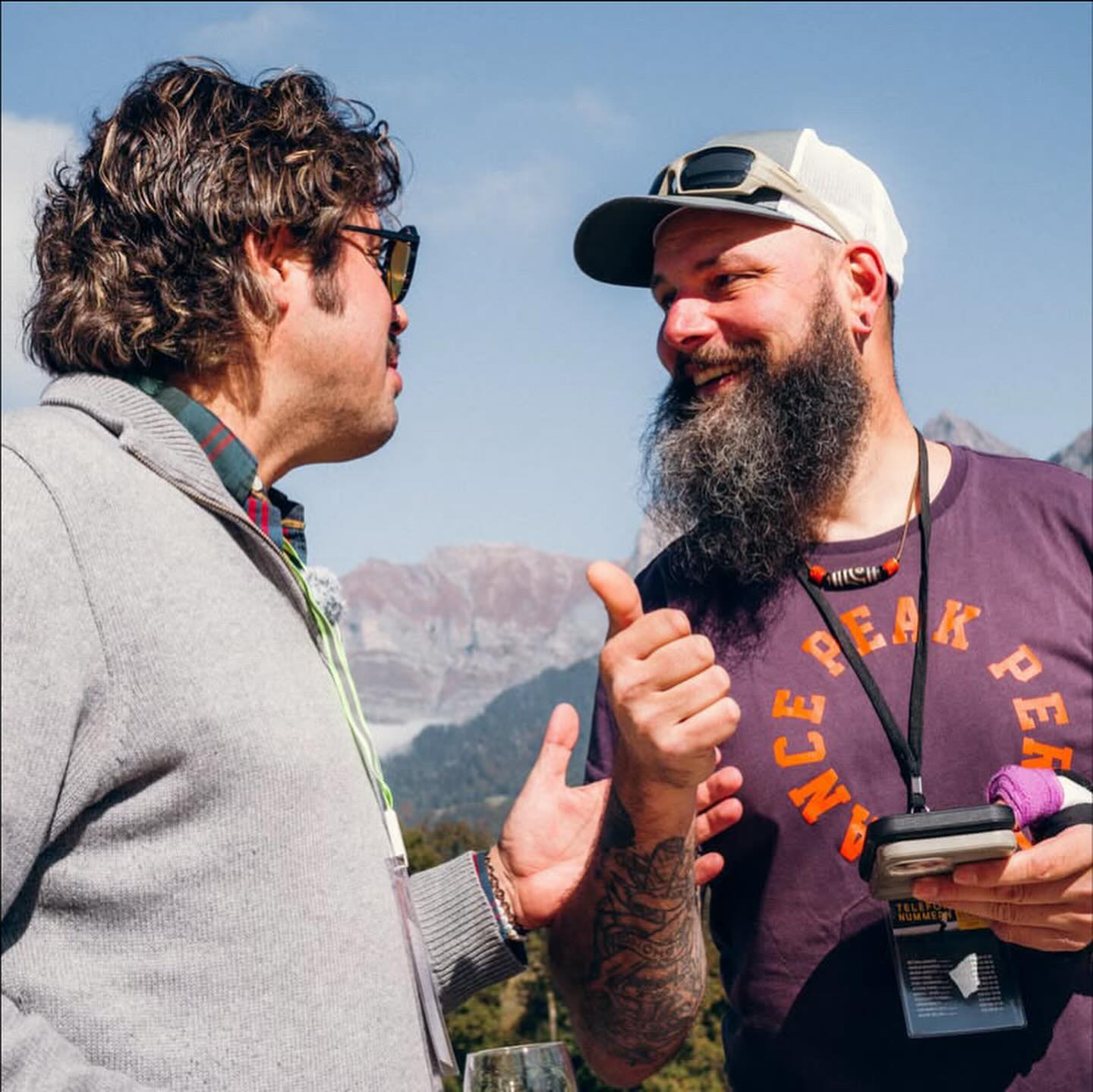 Gute Zeit haben mit Gleichgesinnten ist immer mit viel Lachen verbunden. Der etwas andere Foodblog. Wer Hirnschmalz und Grips gepaart mit Sarkasmus liebt, @piefke_und_fatso #empfehlung 🌿 Divertirsi con altri appassionati come te è sempre sinonimo di tante risate. Il blog di cucina che è un po' diverso dagli altri. Se ami l'ironia e l'intelligenza unite al sarcasmo, @piefke_und_fatso #raccomandazione