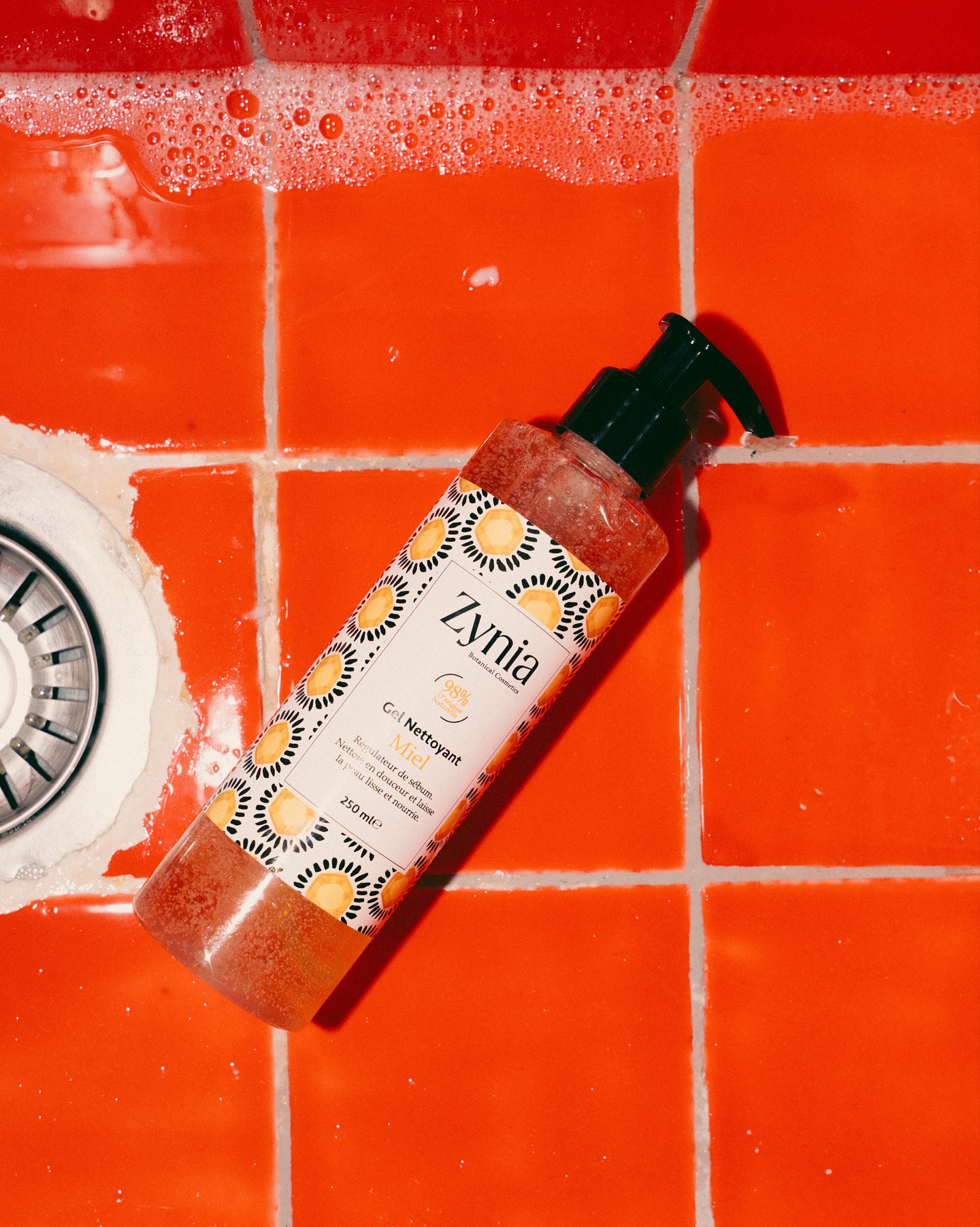 🍯 La douceur du miel, la pureté de l’automne. Votre peau rayonne, naturellement. 🍂