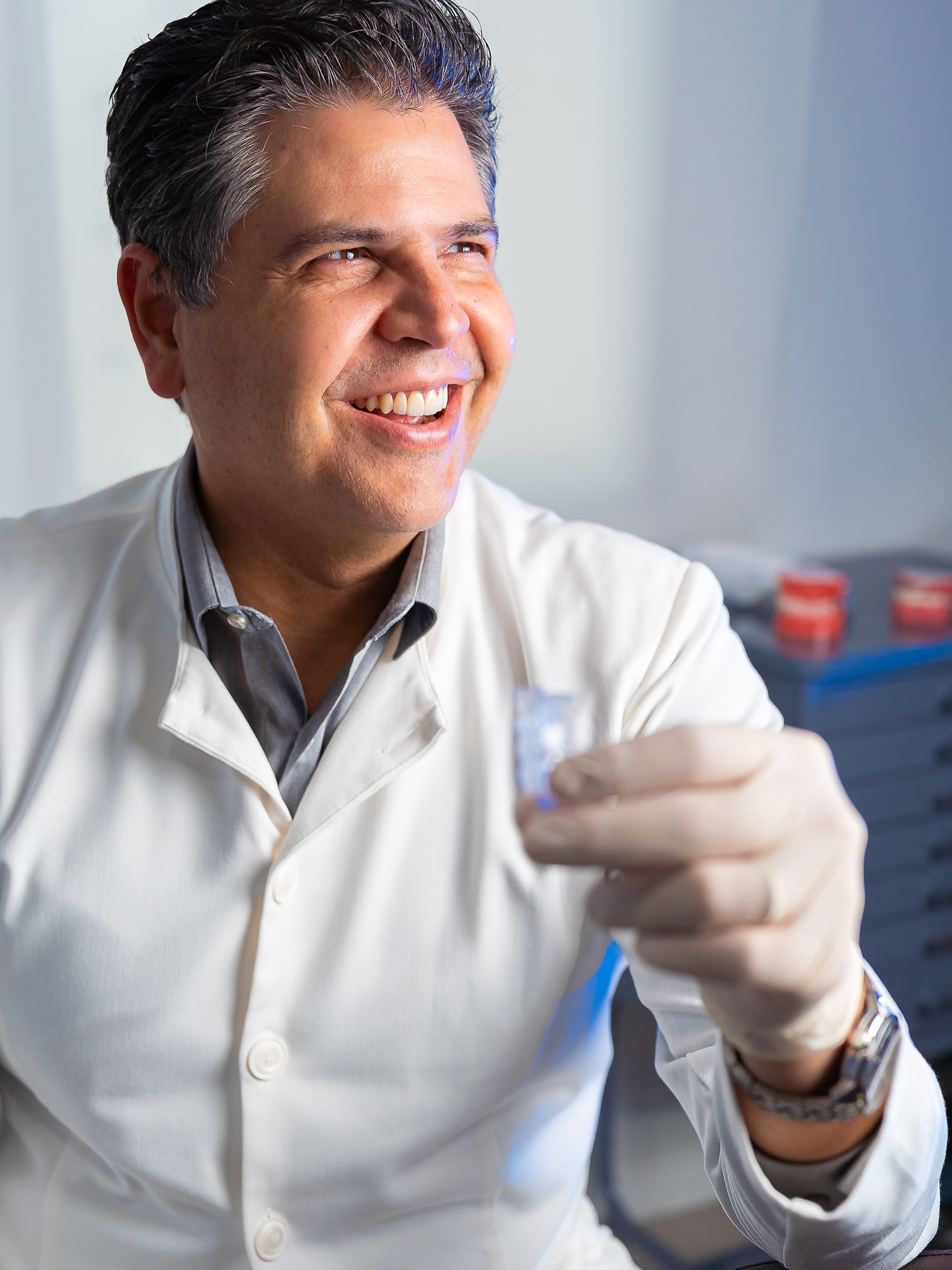 Sorrisos geram sorrisos, e o Dr. Bruno sabe bem disso! Cada novo caso de alinhadores é mais um motivo para sorrir junto com nossos pacientes ✨
CLINICA PATO | Há 50 anos transformando sorrisos e cuidando de famílias