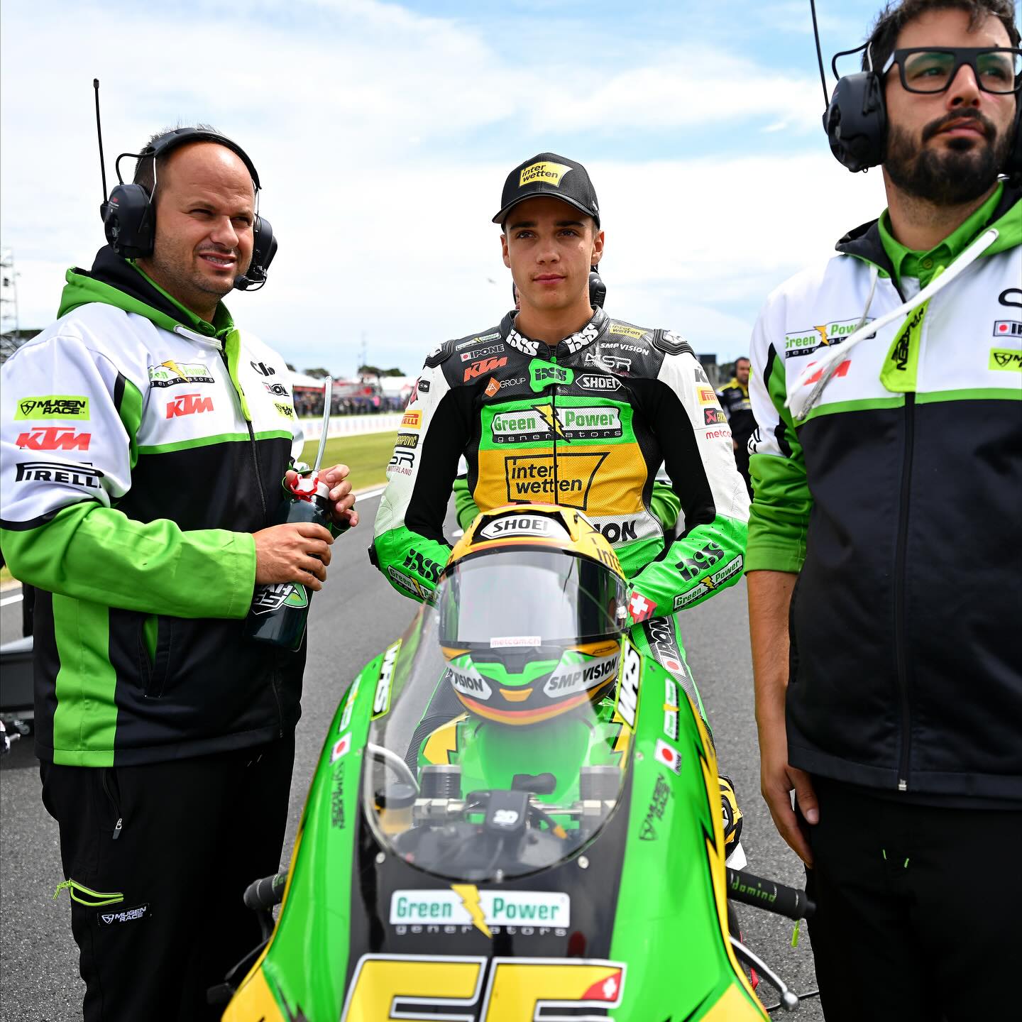 We keep going✊🏽
3 races left this season so let’s work hard to get what we want.
🔜🇲🇾
#australiangp🇦🇺
📸 @photopsp_jacek_swiderek