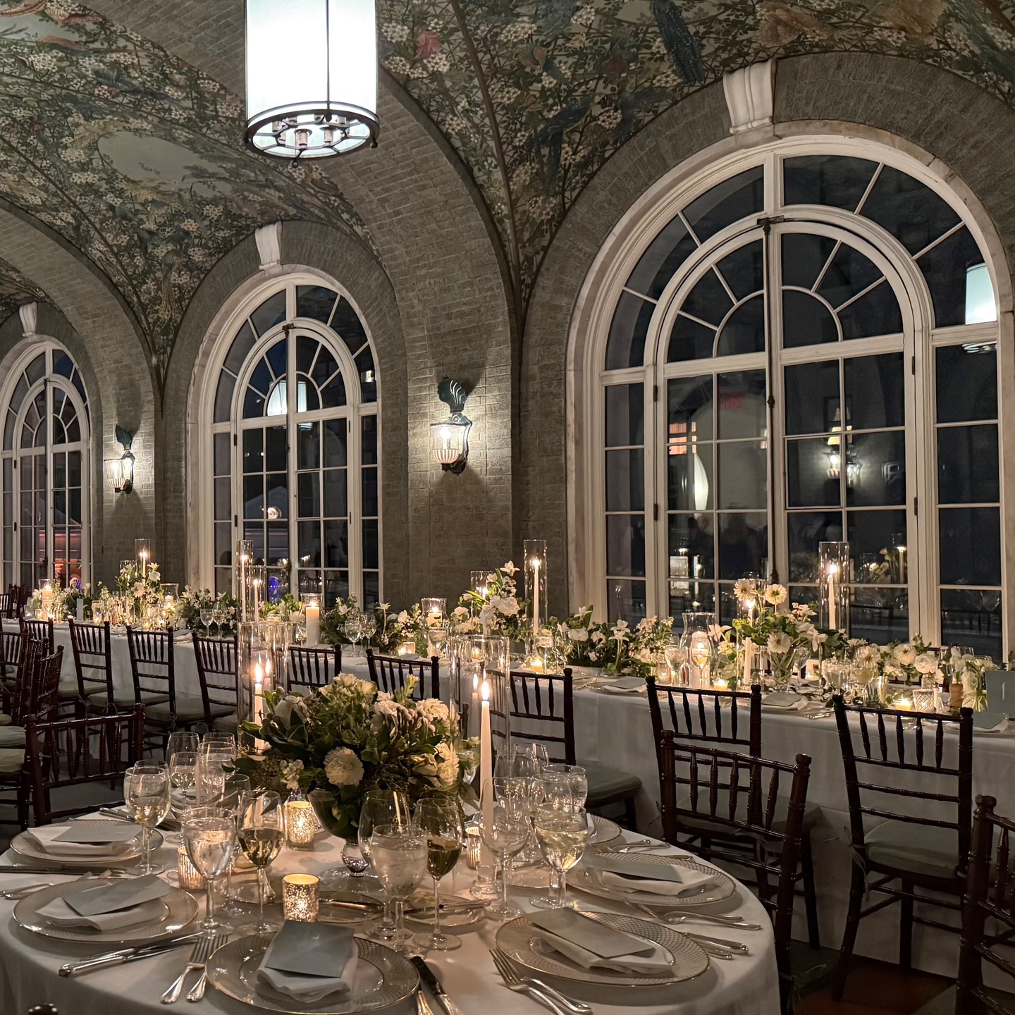 Wow - the elegance of all white wedding florals by @studio.kote for Helena & Jack this past weekend! 🎉Then the florals received a second life - possible due to the generosity of @darlinghelena who donated them to Flower Again. They brought such joy to the seniors at the Stamford Senior Center where we held a workshop. The SSC members, guided by our volunteers, made arrangements to take to those they know that could use a lift of spirit. @eleveeventsny
