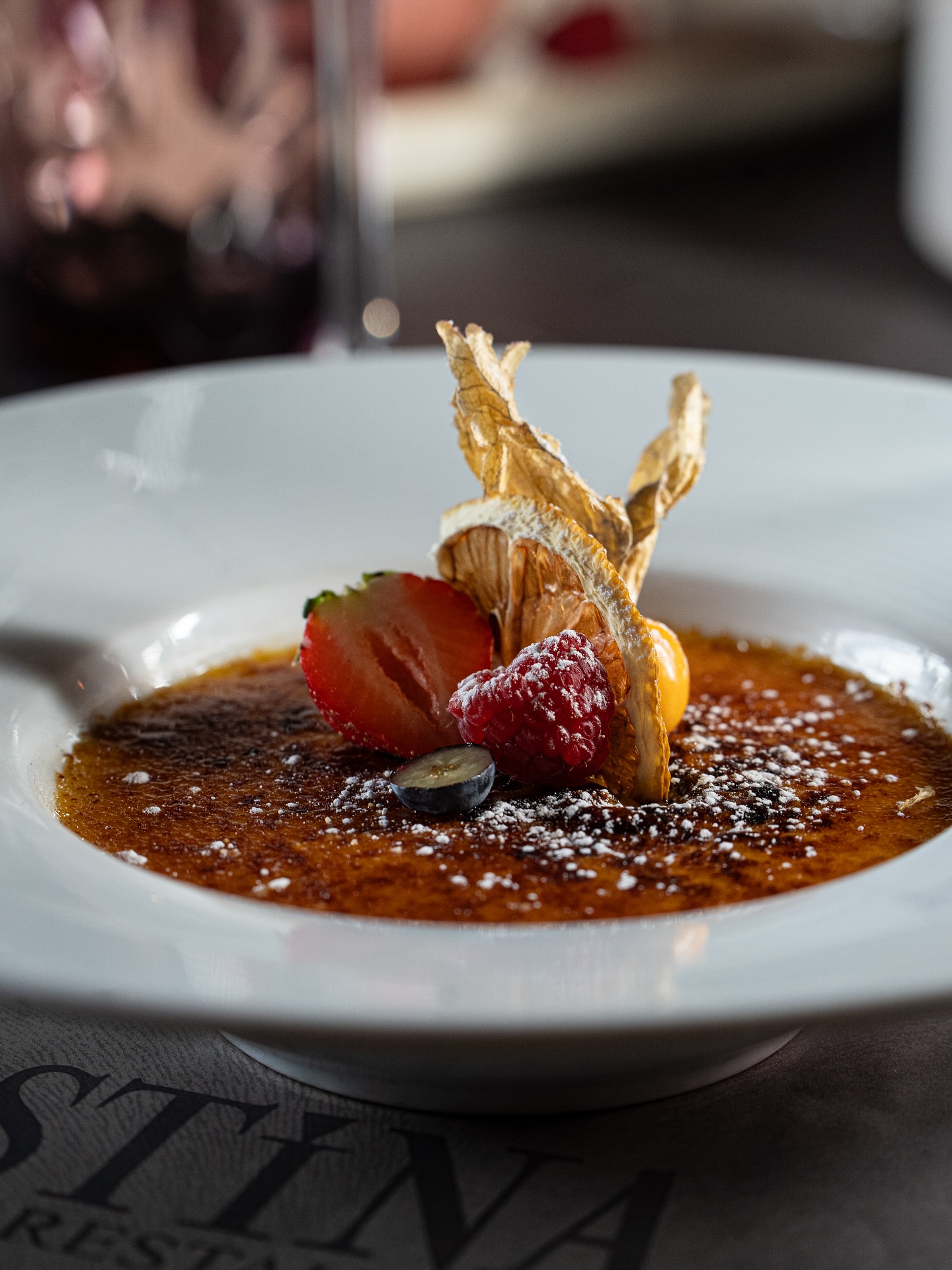 🍮 La crème brûlée qui fait fondre les cœurs
✨ Nouvelle carte maison à savourer au Christina
#dessert #cremebrulee