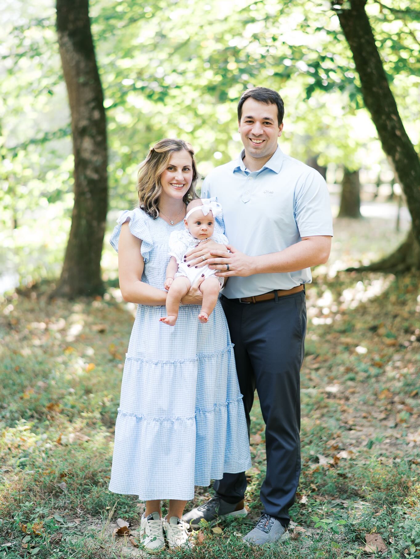The Derziz family. Simple moments. Honest connections. Family minis are still open and I even opened up some more spots. Link in bio ✨
#family #familyminisessions #familyphotography #birminghamfamilyphotographer ##minis #minisession #familyphotography
