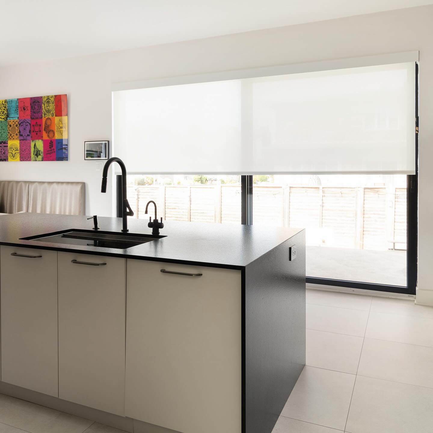 ✨ Sleek and functional! This custom 12ft solar shade brings clean light control and modern style to this kitchen. At #MTLBlinds, we can make your shades in any size to fit your space perfectly.
💬 Free estimates available 📲
#SolarShades #CustomBlinds #ModernHomeDecor