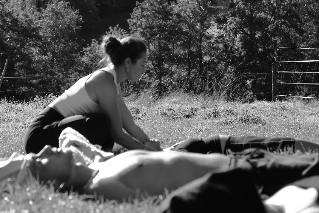 Retour en images d’une séance yoga lors du Pyrénées Reggae Dub Festival 💚💛❤️
Une journée full good energy !
Merci @bramadub pour l’invitation, on se retrouve l’année prochaine ! 🧘🔆💃
📸 @sebrlt64
#hautespyrenées #yogahautespyrenees #bramadub #occitanie #yogaoutdoor #mountaingirl