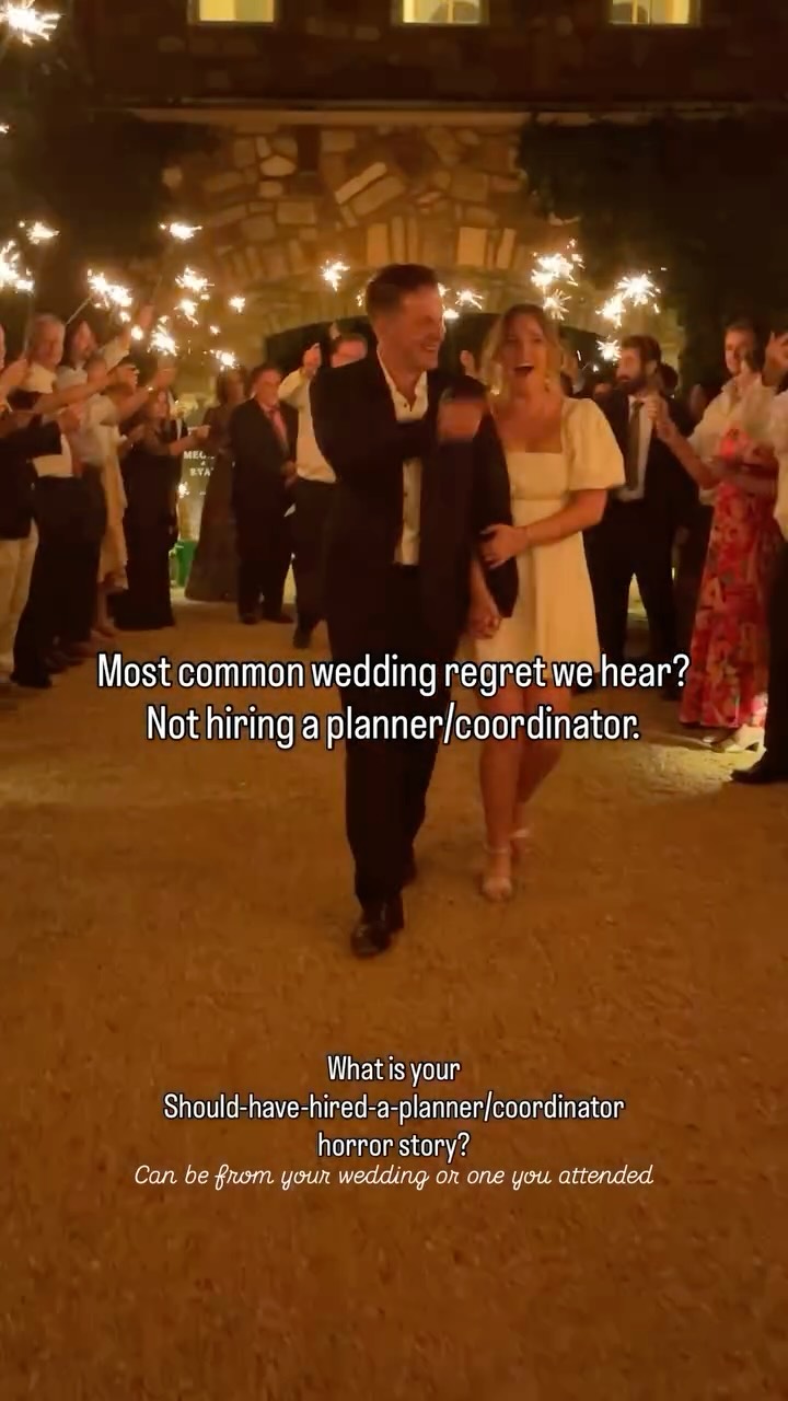 Share what your planner saved or what you had to handle for someone else because they didn't have one? We'll start 👇🏼
Venue: @burning_sky_farm
Photographer: @kaylaaug.photography
Bride: @_megan_it_rain