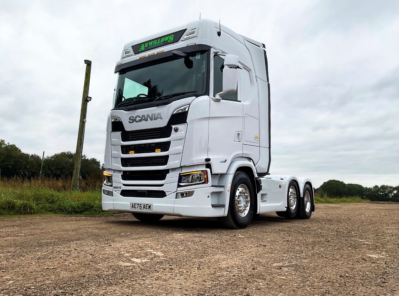 Halloween has come early with this stunning phantom white Scania S560 Super recently delivered to A E Willows!
Supplied by Keltruck Account Manager, Simon McGuiness. This outstanding unit is packed full with all the spec you'd expect and more from a top quality unit like this. And has also been finished off expertly with extra paint touched by the fantastic team at Keltruck Newark.
Congratulations to all the team at A E Willows on the handover of this incredible unit!
#SuppliedByKeltruck #ScaniaSuper