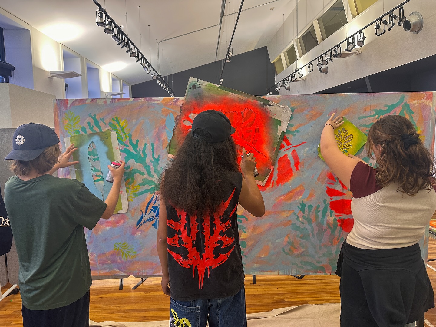 Intro to street art with the gang at @countyarts
Spray, tags, stencil, mural. We did a little of everything.
Had a blast and so did the gang.
…
#spraypaint #stencil #workshop #countyarts #art #paint #tag #graffiti #princeedwardcounty #myontario #ontarioart