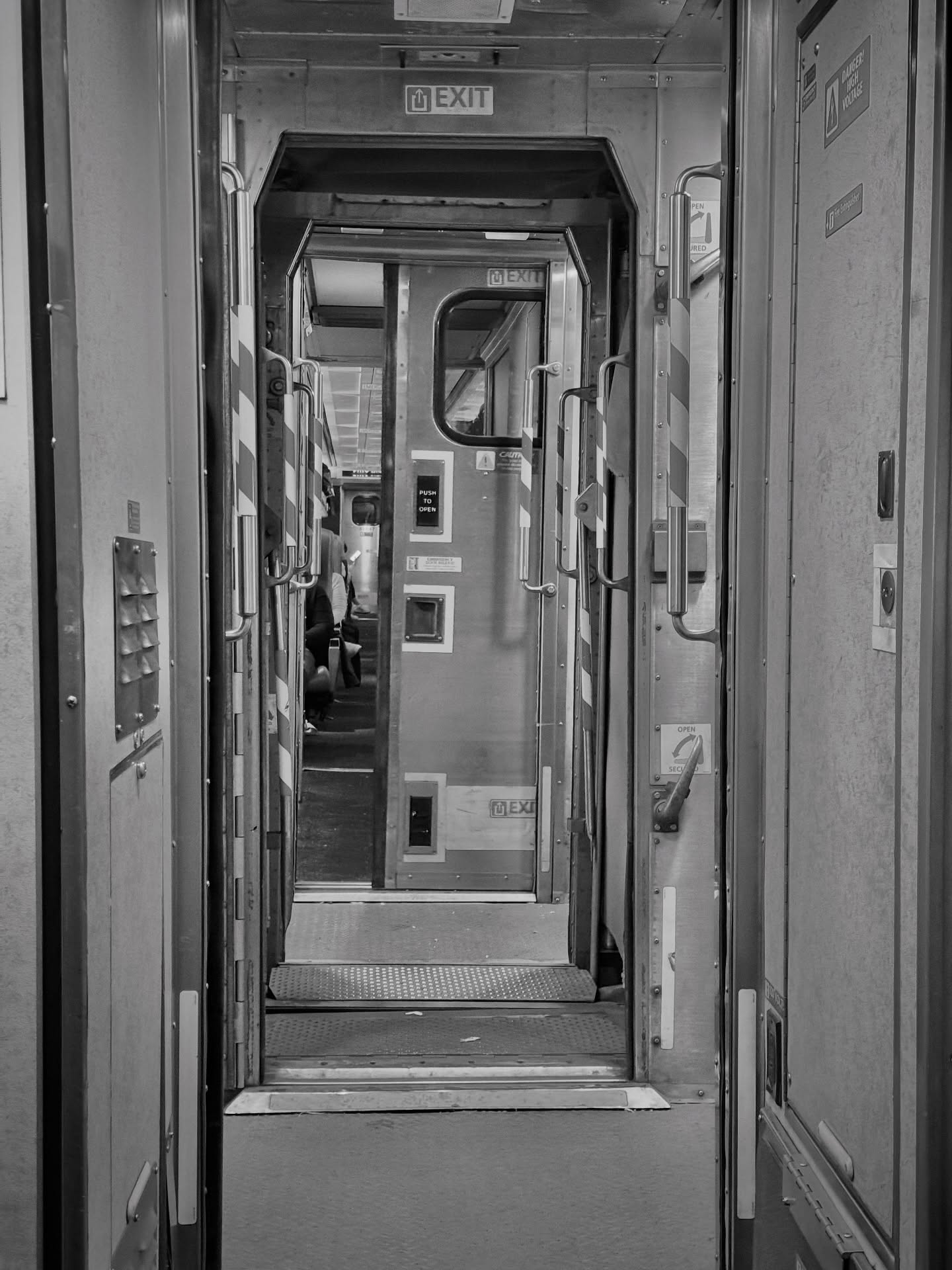 To and From #niagarafalls
#blackandwhite #canada