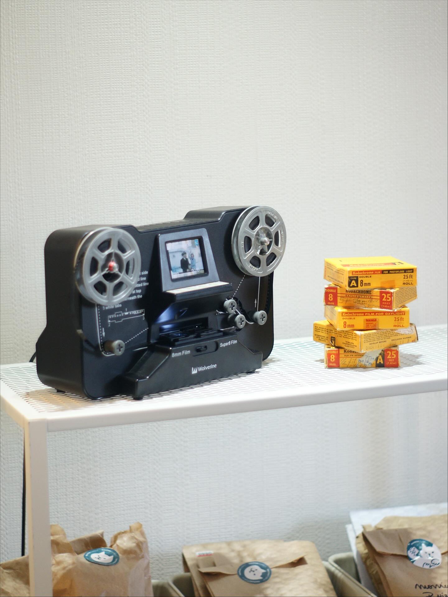 🎞️ La digitalización Frame by Frame ha llegado a Hánima
🎥 ¡Nuevo servicio disponible en nuestro laboratorio!
Convierte tus películas 8mm y Super 8 en archivos digitales MP4 (MPEG4) a 720p / 30fps, con una calidad superior y todo el detalle de tus recuerdos.
💚 Preserva tu historia con la tecnología y el cuidado de Hanimastudio.
Impresionante, ¿verdad? 👀
Muy pronto tendremos más novedades para Super 8… ¡esto recién comienza! 🚀
📍 Consulta valores y más información en hanimastudio.cl