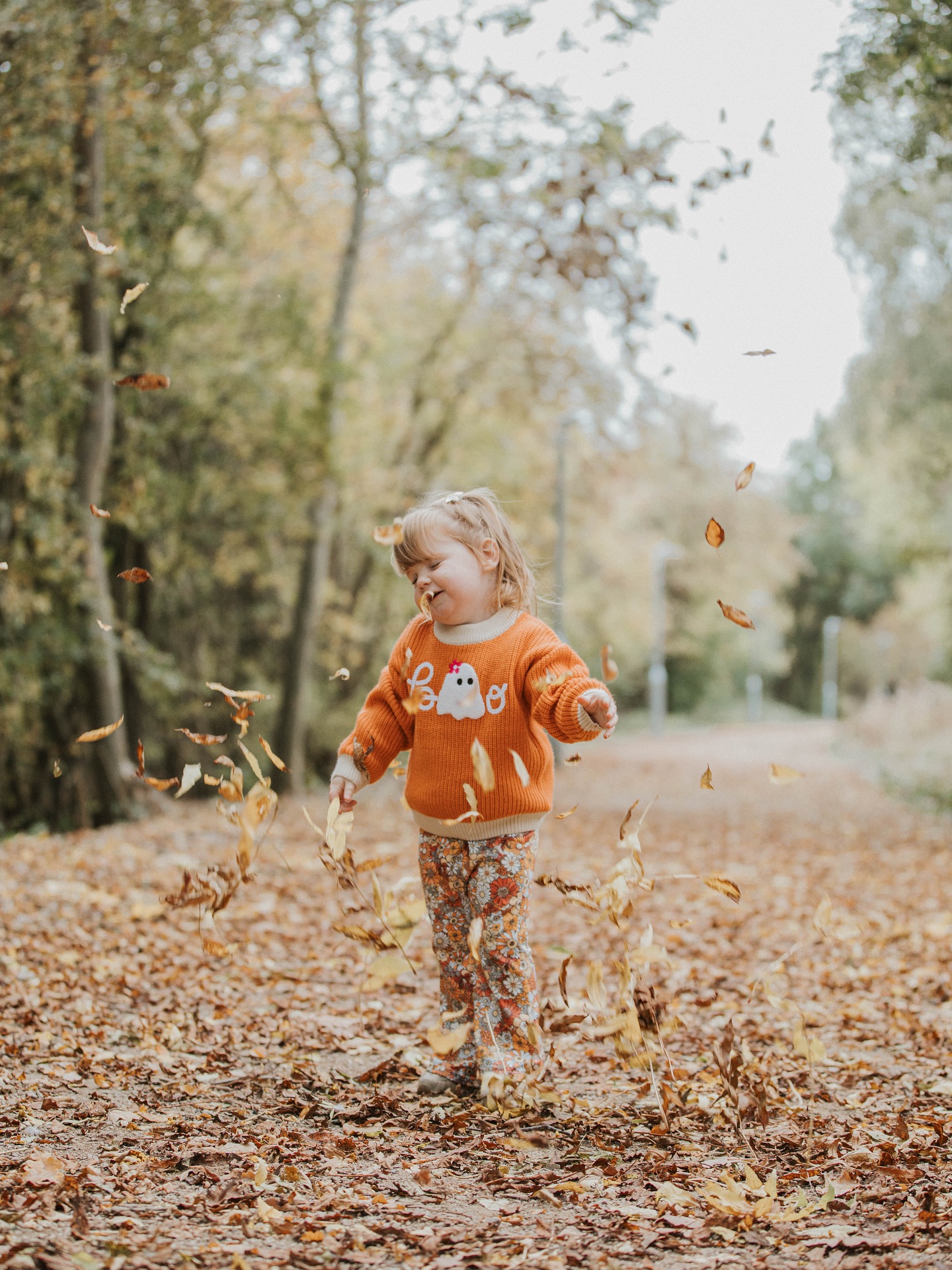 Just a little few Autumn snaps while we did our weekend walks around the block 🍂
Probably my favourite time of the month to photograph with all the colours and textures around 🥰
Every year I always take a few pictures just for our family yearly calendar which gets gifted to everyone at Christmas!
Get in touch if you’d like a little Autumn shoot of your children, or the whole family and i can let you know my availability! 🫶🏻