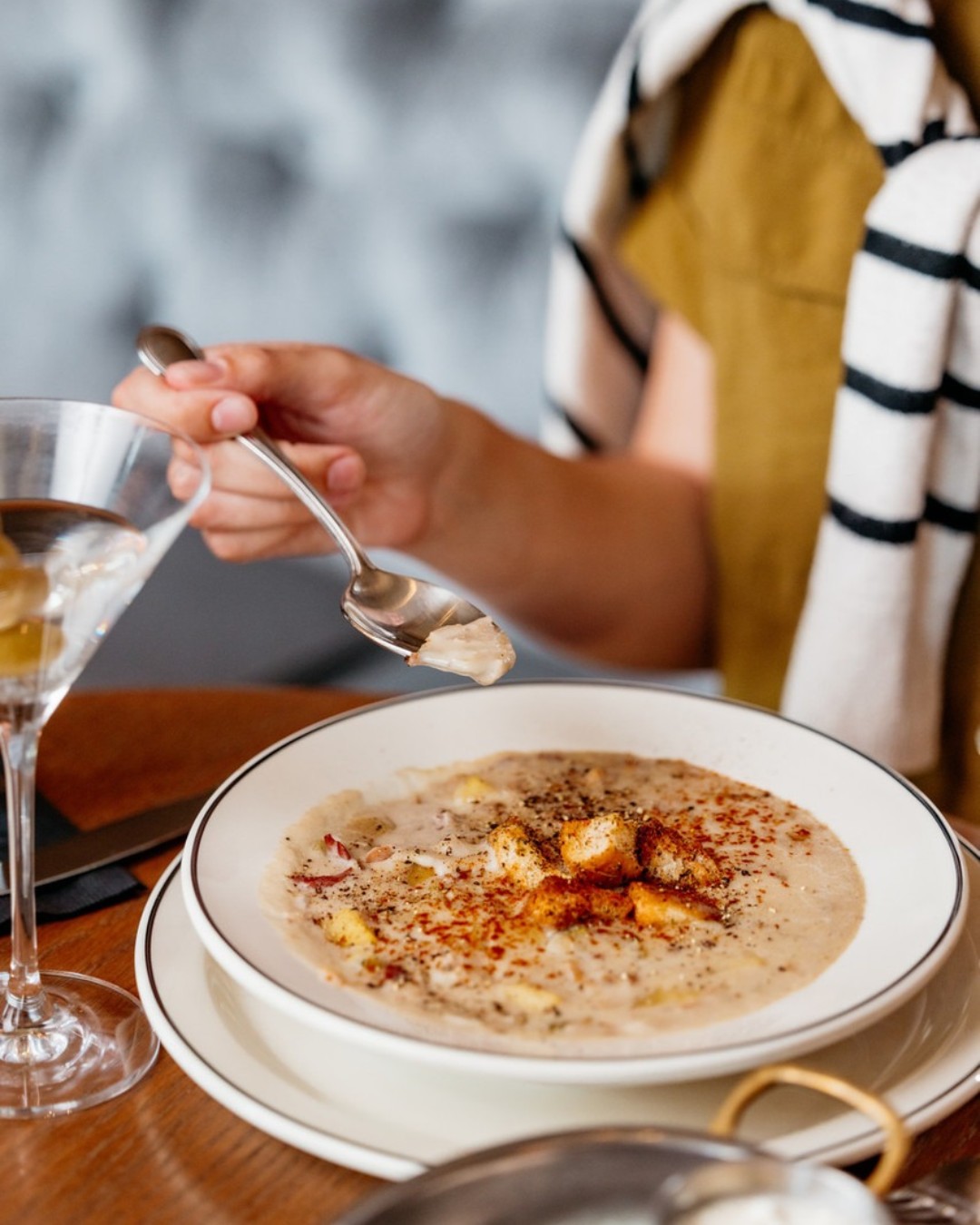 The air’s getting crisp. The bowls are getting warmer. It’s officially soup *and chowder* season.