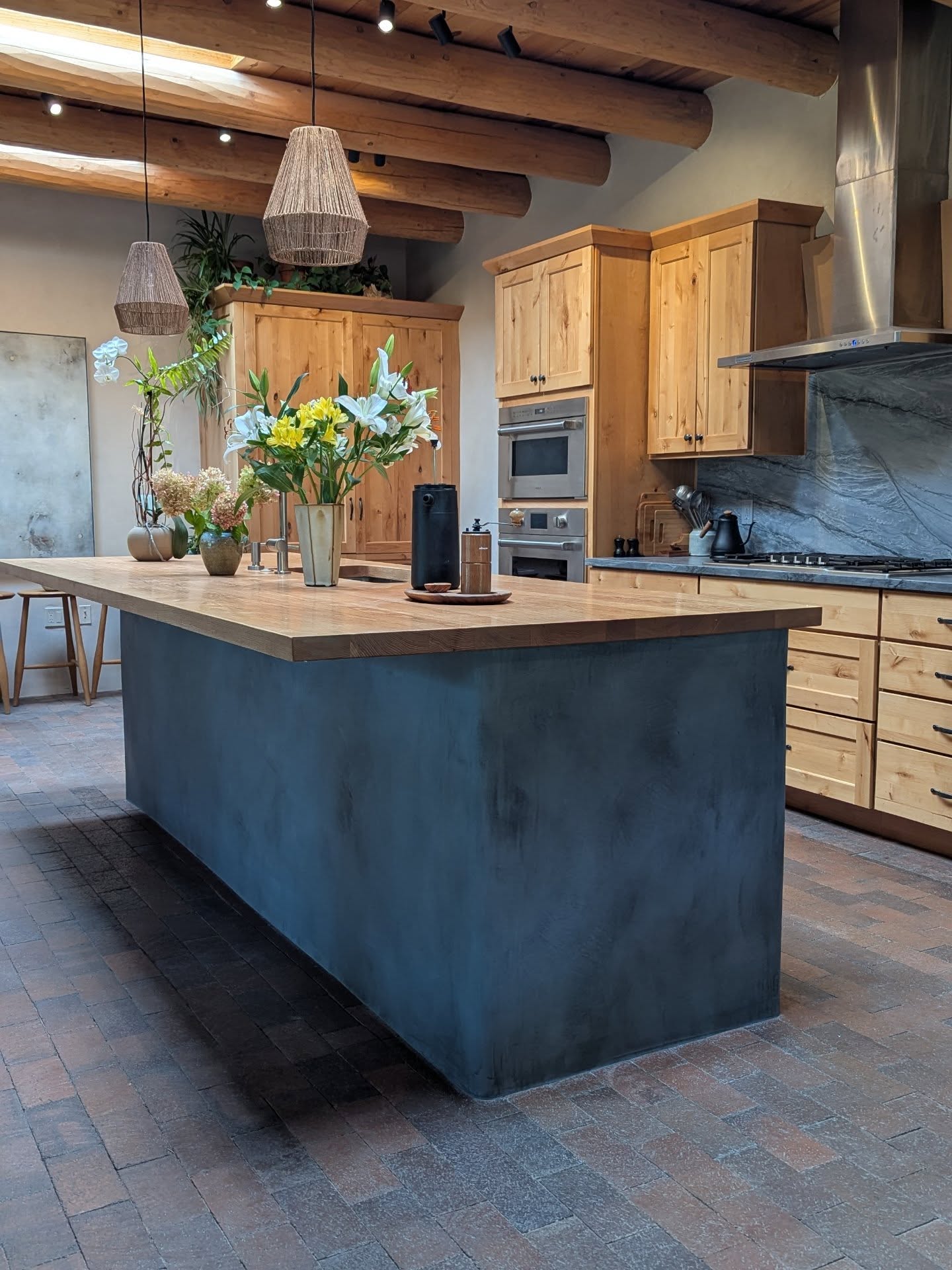 Kitchen island plaster refresh to compliment the new backsplash stone. Check out the BEFORE shots at the end.