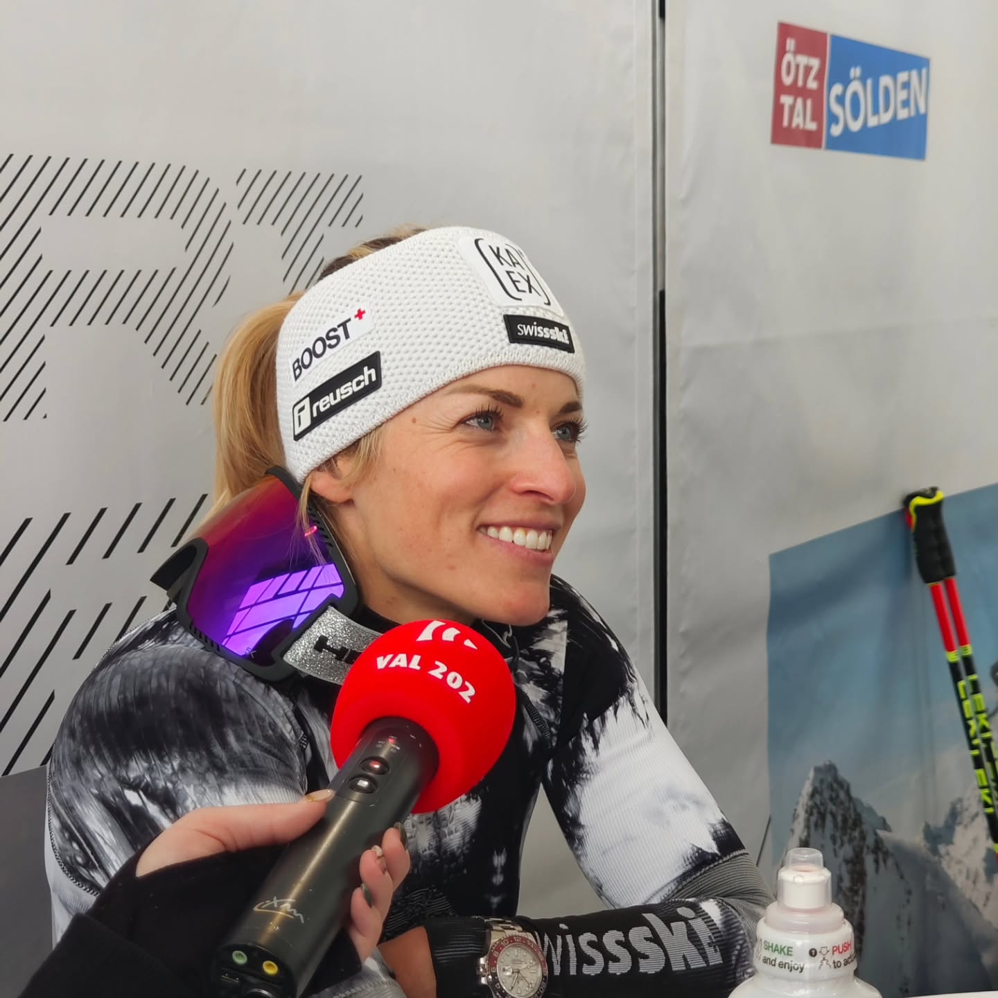 Following her third-place finish today, Lara Gut-Behrami achieved the remarkable milestone of reaching 101 Alpine Ski World Cup podiums, tying the record set by Vreni Schneider. She is now the sixth woman to surpass 100 World Cup podiums, alongside Mikaela Shiffrin (157), Lindsey Vonn (138), Annemarie Moser-Pröll (114), and Renate Götschl (110). It is worth noting that almost eighteen years passed between her first (a third place in the Downhill in St. Moritz in 2008) and her last Alpine Ski World Cup podium finish today in Soelden.
Link in Bio
.
#Soelden2025 #AlpineSkiing #SkiWorldCup #LaraGutBehrami #Sölden #Soelden #skiworldcup #skiweltcupsölden #heartbeatofthealps #ötztal #skiing #winterseason