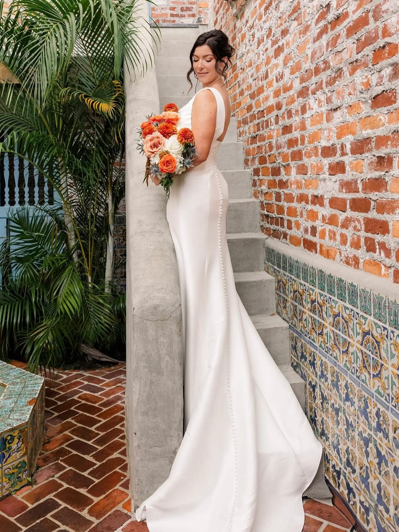 MARRIED 🙌🏼 What a joy it was to get to know this one and her bridal party! The best day {with lots of laughs} getting you & your girls ready. ♥️ @blakmariephotography
•
•
•
@casafelizvenue @asyouwish_fl @calvetcouturebridal