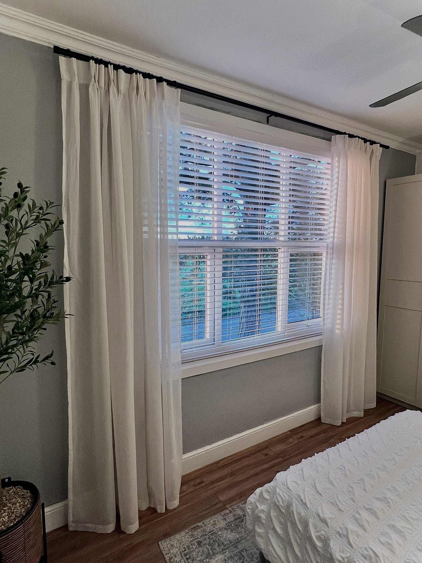 From tired blinds to soft linen sheers, this transformation proves serenity starts in the details.
Swipe to see this simple yet beautiful transformation. ✨
We dressed the window in floor-to-ceiling sheer curtains to evoke height, softness, and a feeling of spaciousness, and introduced wider slatted blinds to balance light control with a soft, textural finish — the warmth of wood adding contrast against the gentle flow of the sheers.
Layering texture, tone, and light to create a sanctuary made for slow mornings and peaceful nights.
#thehomedetox #bedroomdesign #interiorstyling #neutralinteriors #organisedhome #calmspaces #sheerstyle #windowtreatments #bedroommakeover #luxuryinteriors #homedetoxstyle #beforeandafter #interiorinspo #softneutrals #dealKent #countryluxeinteriors #organisedandstyled #lifestyleinspired #hometransformation #interiorbeforeandafter #manston #thanet