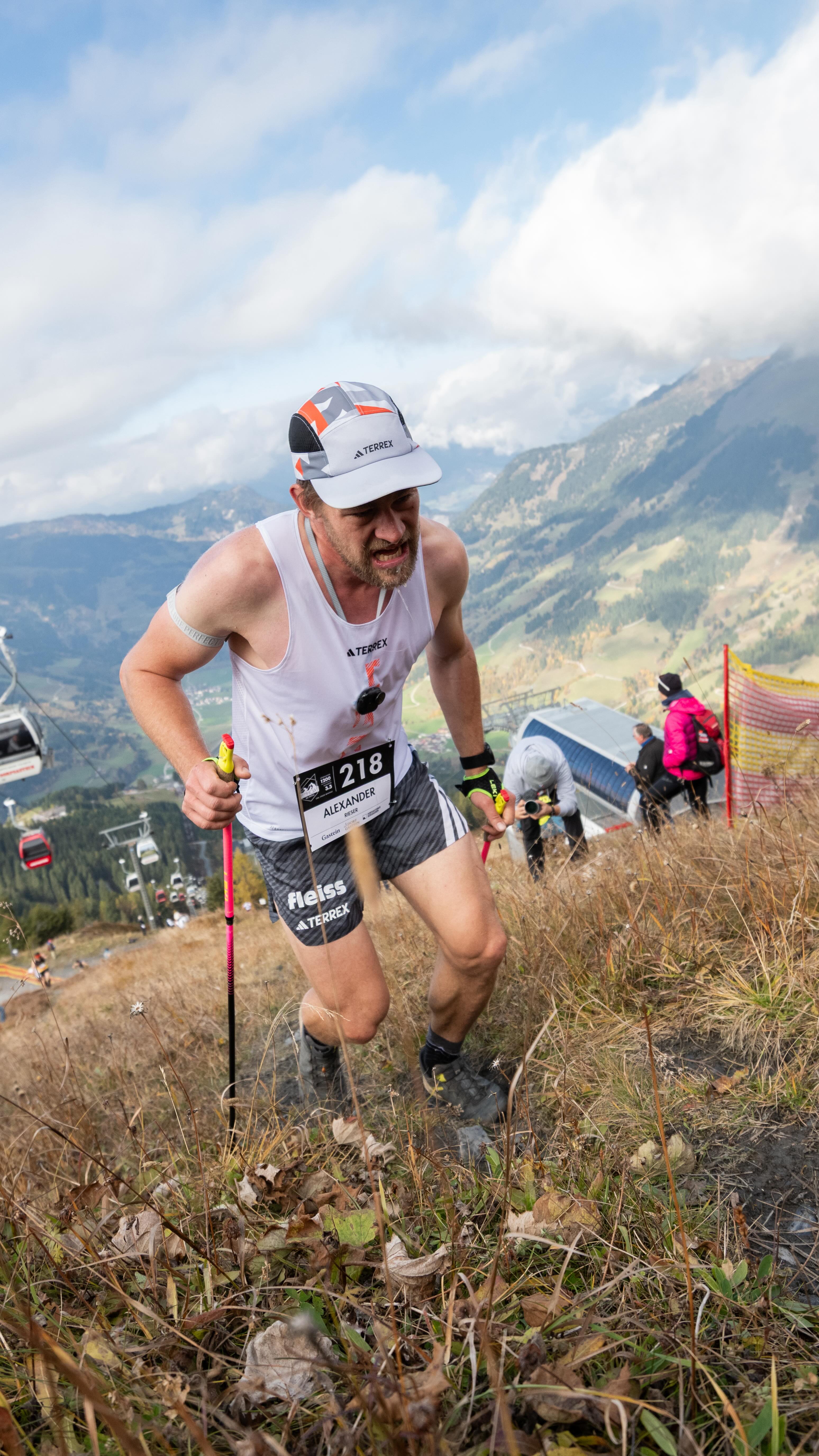 BEINHOAT 2025 – was. für. ein. Tag. 🔥
Adrenalin. Gänsehaut. Emotionen.
Wir sind immer noch völlig überwältigt! 🏁🔥
Ein riesiges DANKE an alle, die diesen Tag möglich gemacht haben – unsere Sponsoren, Partner, Helfer, Teilnehmer und natürlich das unermüdliche BEINHOAT-Team! 🙌
Für die super Bewirtung ein großes Danke an @reiterhuette_dorfgastein 🍻 Und für Stimmung vom Feinsten an @maxsteinbauer 🎶 – ihr wart der Wahnsinn!
Gemeinsam haben wir wieder gezeigt, was BEINHOAT ausmacht: Leidenschaft. Zusammenhalt. Power. Und einfach richtig viel Spaß! 🤘
💪 Wir können’s kaum erwarten, 2026 wieder mit euch am Start zu stehen! 🗓️ Save the Date: 17. Oktober 2026 – BEINHOAT is back!
🎥 @7venframes & @vionixfilms
#beinhoat #beinhoatdasvertical