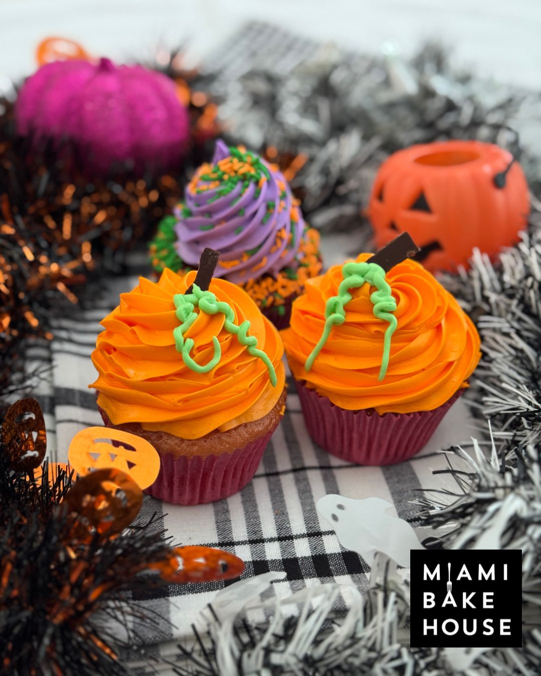 🎃 Halloween is almost here!
Grab our limited-edition cupcakes and spooky handmade biscuits, only at Miami Bakehouse.
These wicked bakes won’t last long! 👻