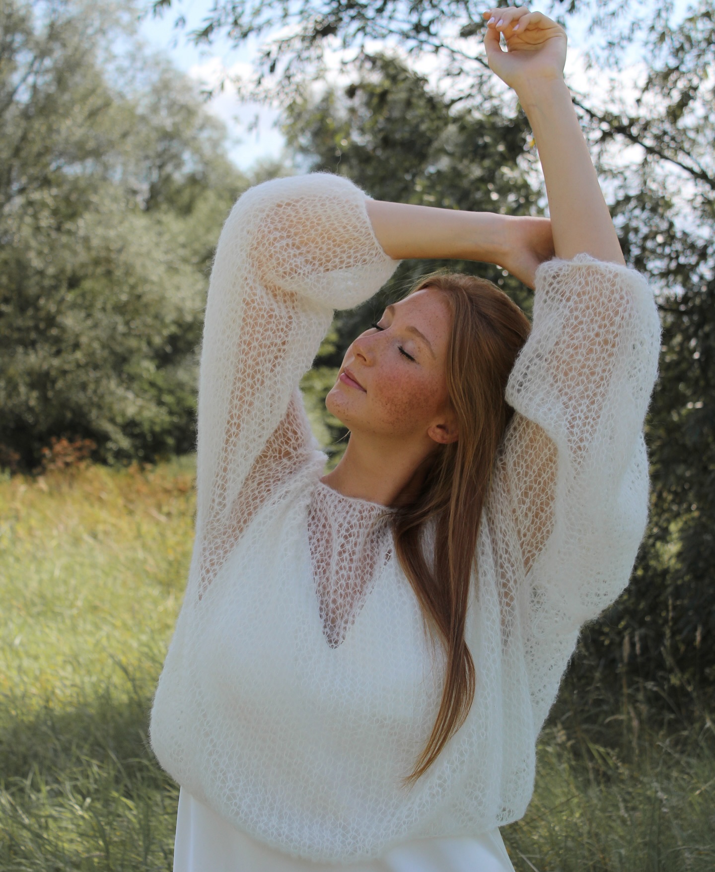 Coulante, the one that keeps you warm - and not only on your wedding day 🤍
#Bridalstyle #bridaloutfit #bridalfashion #2025bride #2026bride bridalera
#bridalknitwear #knitweardesigner