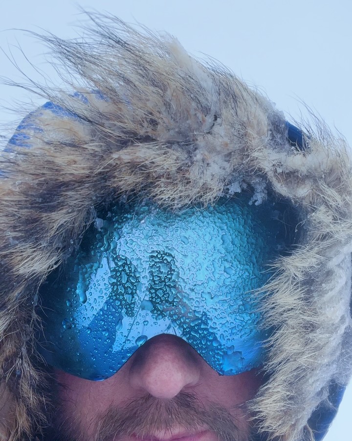 WHITEOUT DAYS 🫨🤘🏻
Throwback to zero visibility navigation on a frozen lake in Finse, Norway 03/25. 🧭🗺️
During my 2 week solo expedition in Finse, I got all the extreme weather I needed and towards the end, got to test my navigational and route planning skills in storm level winds and zero visibility, a total whiteout. You can’t get more challenging navigational conditions in my opinion. 🫡
I made it back alive so mission accomplished. Great prep for a very big expedition planned for late 2026…🤫