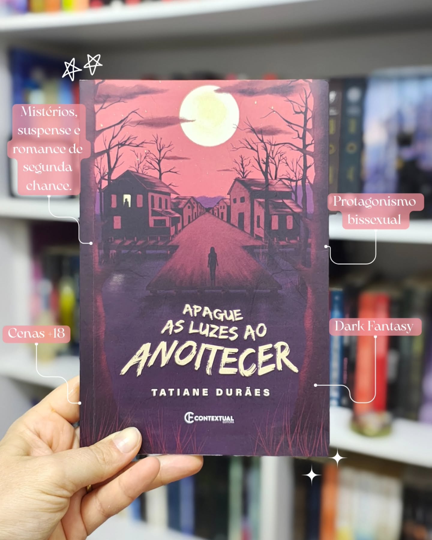 A pequena cidade de Death Harbor está na principal rota de turismo do pântano onde Gabriela trabalha. Os moradores são modestos e acolhedores, pelo menos até que anoiteça. Mas isso nunca foi um problema para ela, que está mais preocupada em esconder seus sentimentos pela irmã do seu namorado. Porém, Gabriela não imagina que terá de lidar com um segredo macabro escondido pelos locais ao ficar presa na escuridão após o temido toque de recolher.
Disponível na Amazon.