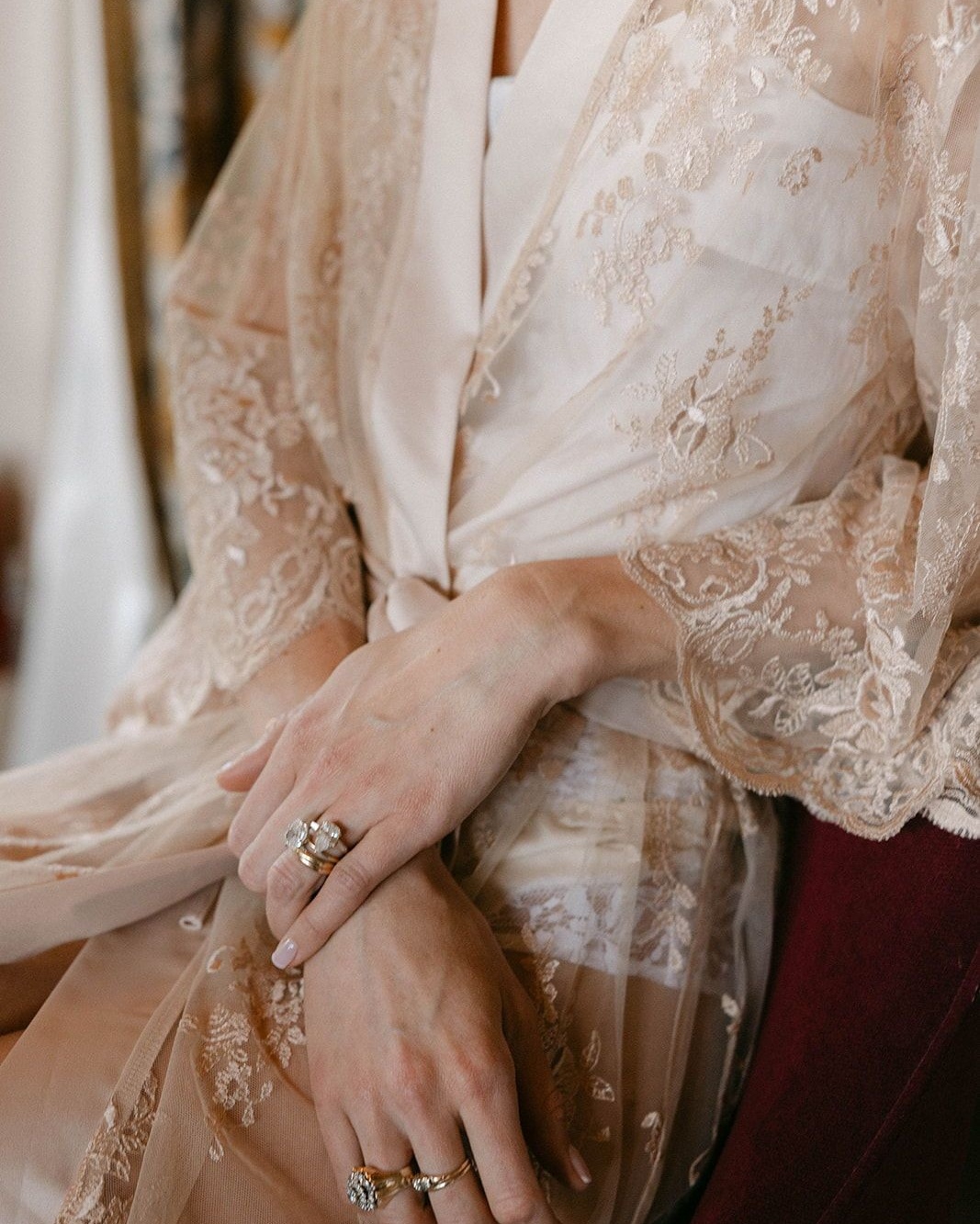 Hands that hold both tenderness and strength.
A moment suspended — beauty woven through touch.
→ Find poetry in the smallest moments @gaeadesignevents.
Planning, concept, design, stationery & florals: @gaeadesignevents
Rentals: @hussenzauber
Photography: @kuenzli.photography
Videography: @kuenzli.photography
make-up artist: @sinemyavsaner
musicians (wedding day): @feelgoodinc.ch
musicians (ceremony): @lemancellos
light & tech: @sparkevents_ch
#weddinggown #bridalgown #bridaldress #weddingfashion #mariage #weddinginspo