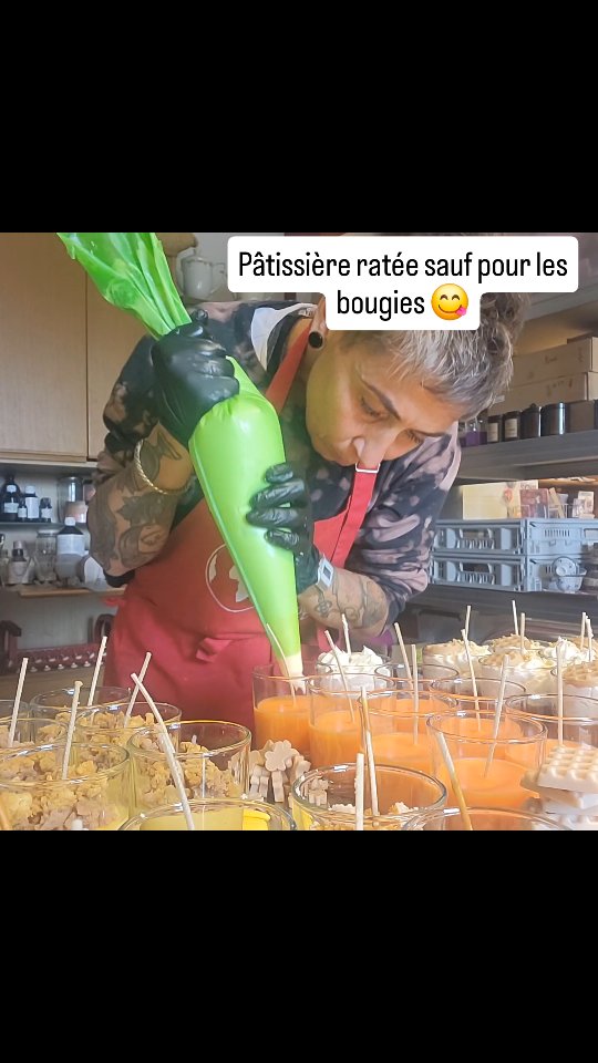 Nan je vous jure sans déconner,
Tous le monde me dit de me lancer en pâtisserie, mais c'est impossible ! 🫣😅
J'ai cramé tous les gâteaux d'anniversaire de mes enfants... 😅 ça va pas le faire 😂😋
Je me réserve pour les bougiiiiiesss 🥳🥳
