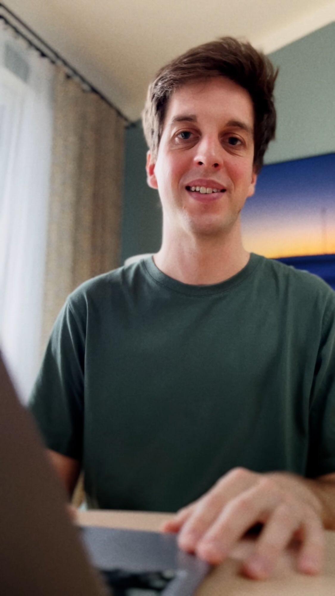 Kas naujo šių metų festivalio nuostatose? Į ką atkreipti dėmesį teikiant filmą į festivalį Aurora? Informacija dalinasi festivalio bendrakūrėjas Marius @mariuskrivicius_dop
Filmų teikimas iki 2026 sausio 18 d.
Aurora - būnant drauge prasideda kinas 💚
#aurorafestivalis