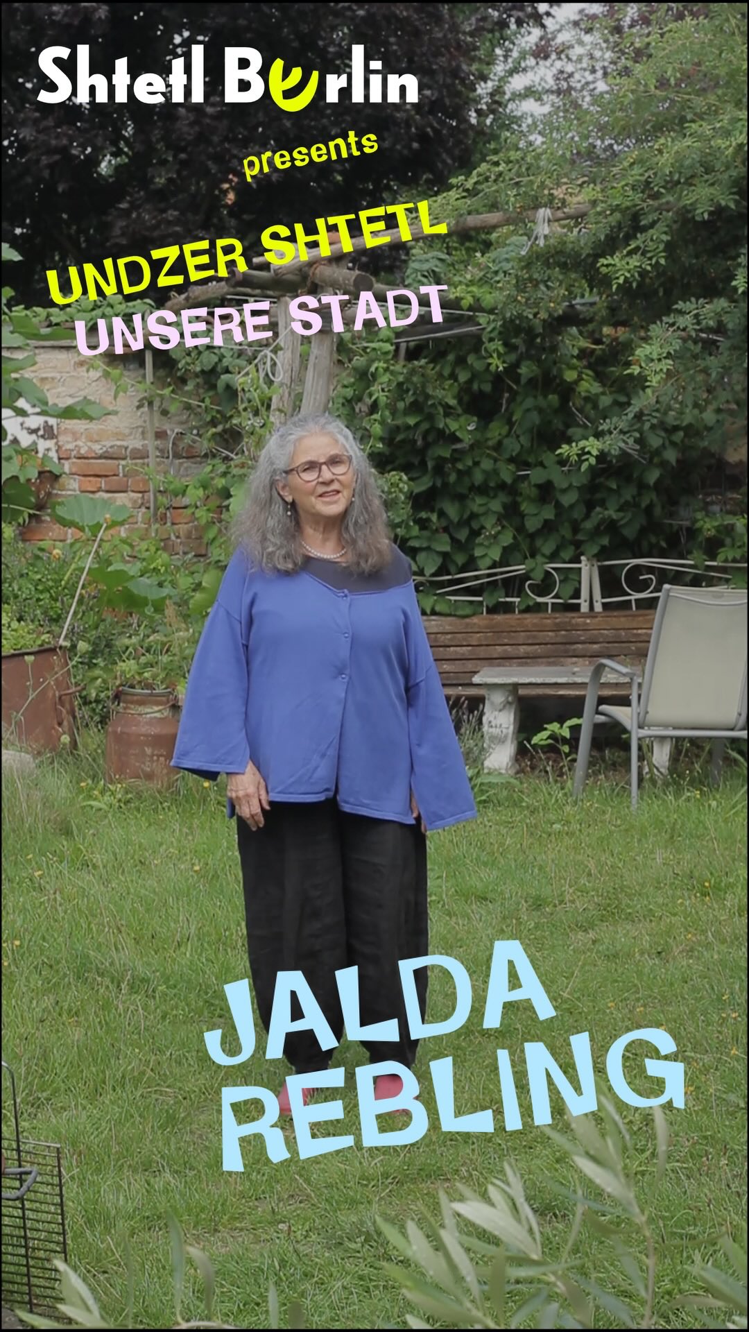 Chasan Jalda Rebling grew up with the songs of her mother, the legendary Yiddish singer Lin Jaldati (1912-1988). Jalda created the first international Yiddish festival in Berlin; discovered early Ashkenazi Jewish music; co-created one of the first egalitarian synagogues in Berlin; & is director of studies at the European Academy for Jewish Liturgy in London.
It is impossible to understand the history and trajectory of Yiddish culture in Berlin without Lin Jaldati, and since this is just a two-minute snapshot, we encourage everyone to research her more, starting with the information on www.shtetlberlin.com - feel free to message us. For more info also visit www.jalda-rebling.com & www.eajl.org
Who else lives in our shtetl?
Follow @shtetlberlin and come to our events to discover the diverse community of people creating Yiddish culture in Berlin.
Videos: @magdalenahutterfilm
Idea and production: @cowboyhasid
Photo: Silke Weinsheimer
Created as part of the project ‘Undzer Shtetl, Unsere Stadt’ supported by the Aktionsfonds gegen Antisemitismus, Senatsverwaltung für Kultur und Gesellschaftlichen Zusammenhalt.
#shtetlberlin #yiddish #yiddishlanguage #yiddishkeit #yiddishmusic #klezmer #JewishCulture #ShtetlBerlin #BerlinEvents #KlezmerJam #LiveMusicBerlin #MusicBringsUsTogether #BerlinCulture #BerlinNights #BerlinCommunity #WorldMusic #CulturalHeritage #KlezmerSpirit #YiddishSoul #ShtetlVibes #neukölln #neukoelln —> for more info visit www.shtetlberlin.com