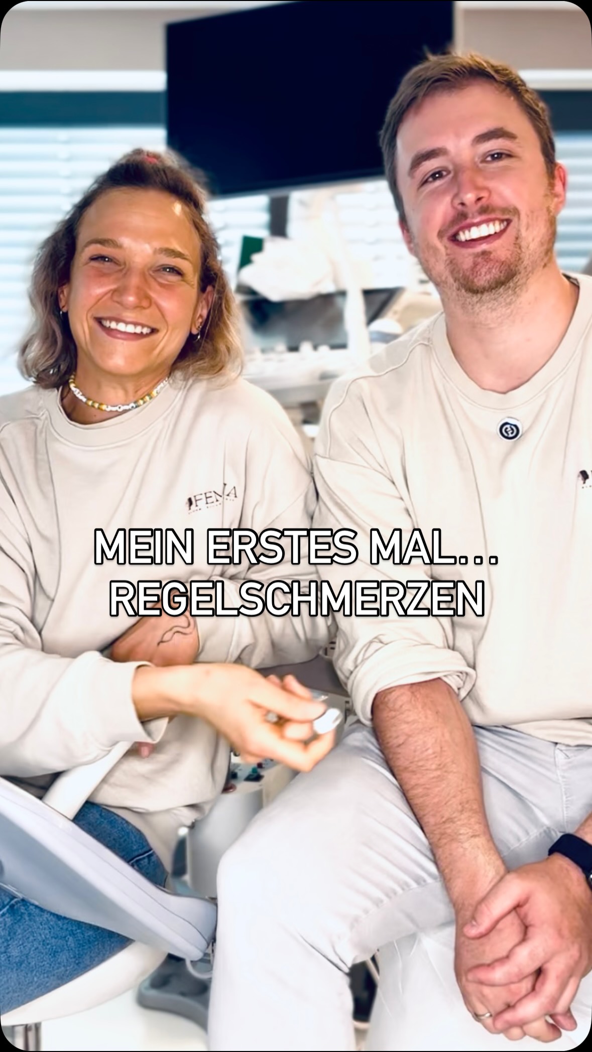 Mein erstes Mal Regelschmerzen…
Nervig, belastend und irgendwie „normal“… oder doch nicht?
Wann sind Schmerzen einfach Teil des Zyklus und wann steckt mehr dahinter?
Wir sprechen offen über das, worüber viel zu selten geredet wird. 🤎