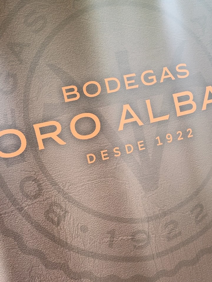 💃🏻GRACIAS POR LA INVITACIÓN @labodegademendez🇪🇸
Maravillosa #masterclass del amigo @antonio_voyageduvins de @toroalbala ayer en #puertorico. Gracias @momilora por siempre tenerme presente. Pronto aprendan un poco de la DOP @montillamorilesdo en el #podcast, así como de la deliciosa variedad #pedroximenez
#vino #wine #vinoespañol #montillamoriles