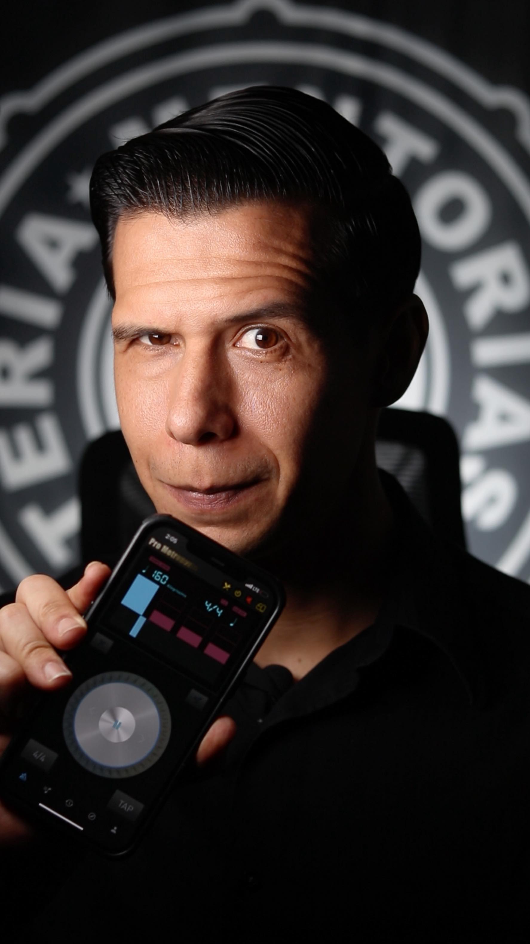 👻🎃 El Metrónomo te da terror? Tranki, acá te comparto 5 razones para que le pierdas miedo y venzas la inconsistencia en tu Groove.
¿y tú, practicas con metrónomo?
#drummer
#drumlife
#drumvideos
#drumgroove
#drumpractice
#drummingcommunity
#groove
#musicianlife
#baterista
#bateristaslatinos
#batería
#músico
#drumskills
#drumlesson
#livemusic