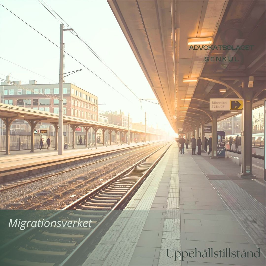 Vi får ofta frågor om Migrationsverket, särskilt gällande väntetider till beslut.
Migrationsverkets verksamhet är ju helt skild från vår verksamhet, men vi möts i olika processer via våra klienter.
Migrationsverket är en statlig myndighet med uppdrag att pröva ansökningar för personer som söker sig till Sverige. Det är regering och riksdag som beslutar om deras verksamhet. I deras uppdrag ingår att pröva ansökningar om uppehållstillstånd och visum men även att erbjuda asylboende, betala statlig ersättning till kommuner och regioner och säkerställa ett effektivt mottagande och återvändande m.m.
Migrationsverkets handläggningstider kan variera beroende på ärendeslag och om ansökan som lämnats in är komplett eller om den kräver komplettering. Det kan även bero på myndighetens interna prioriteringar och andra ärenden som de arbetar med. Även omvärldsfaktorer kan ha betydelse, så som oroligheter i en viss region som gör det svårt att bedöma säkerhetsläget med den framåtsyftande bedömning som Migrationsverket ska göra. Myndigheten kan då först behöva fatta beslut gällande hur de ska se på situationen i regionen. Eftersom handläggningstiden påverkas av många olika faktorer går det inte att säga exakt hur lång tid det kan ta innan Migrationsverket fattar beslut i ett ärende, generell statistik finns på deras hemsida.
Det du kan göra för att minimera din väntetid är att ta hjälp av ett ombud när du lämnar in din ansökan, för att lämna in en så komplett och korrekt ansökan som möjligt.
I vårt arbete möter vi Migrationsverket i egenskap av ombud för våra klienter och Migrationsverket är då vår motpart. Vi arbetar alltid för att våra klienter ska få ett så gynnsamt beslut som möjligt. Vi lägger också stor vikt vid att arbeta effektivt och korrekt så att handläggningstiden hos myndigheten ska bli så kort som möjlig för våra klienter.
Vi åtar oss alla typer av migrationsrättsliga ärenden så som uppehållstillstånd, visum och medborgarskap m.m. Det område vi främst arbetar med är uppehållstillstånd på grund av arbete i Sverige (arbetstillstånd) och numera även frågor om återkallelser av permanenta uppehållstillstånd och skyddsstatusar.
(AI-genererad bild)