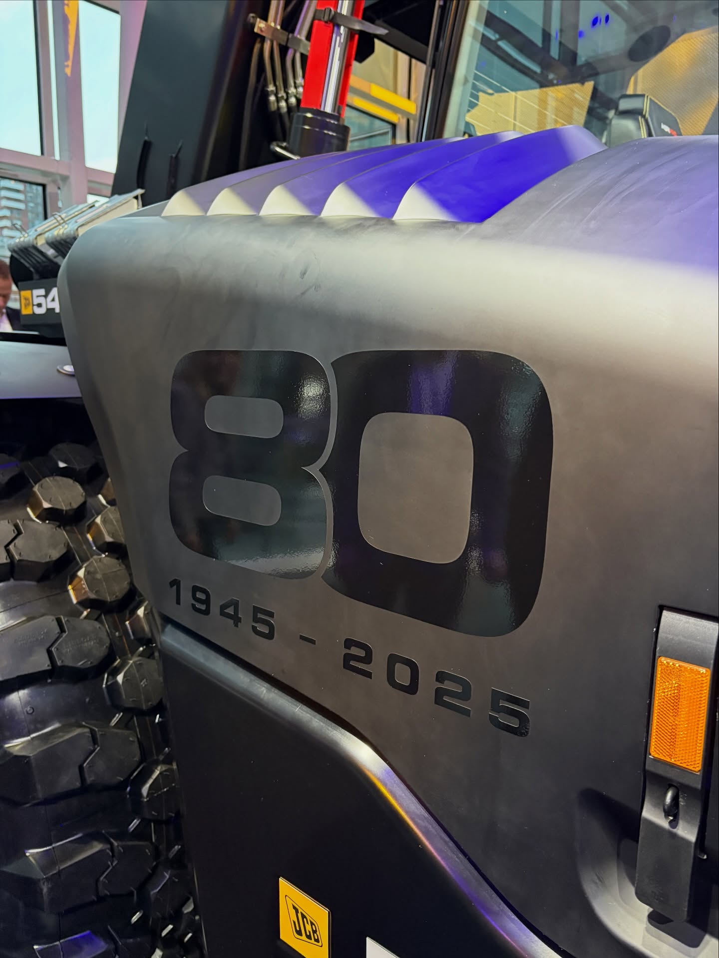 🟡 Happy 80th Birthday to both Lord Bamford and JCB 🎉🎂
🟡 A fantastic legacy achieving true British engineering at its very finest, here’s to “Always finding a better way” .
#beares #jcb #80 #JCB #alwaysfindingabetterway #british #builtinbritain #proud #