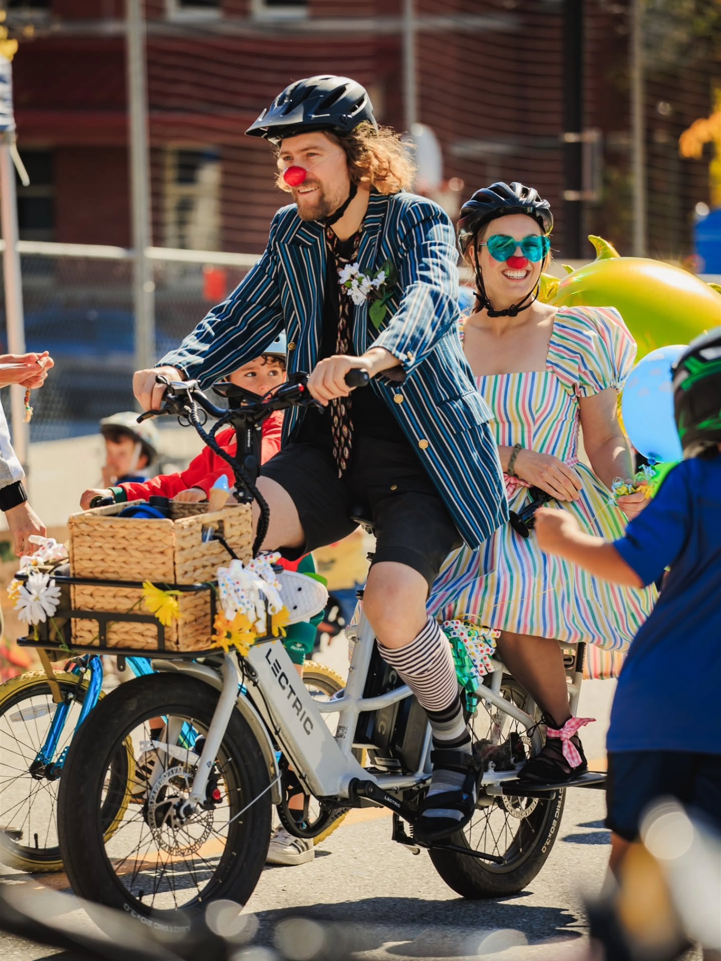 Des souvenirs précieux de la dernière édition de la @feteduvelo_sherbrooke de Sherbrooke. 😊💚🚴♀️
#feteduvelo #vélo #sherbylove #villedesherbrooke #bikelife #bikelovers