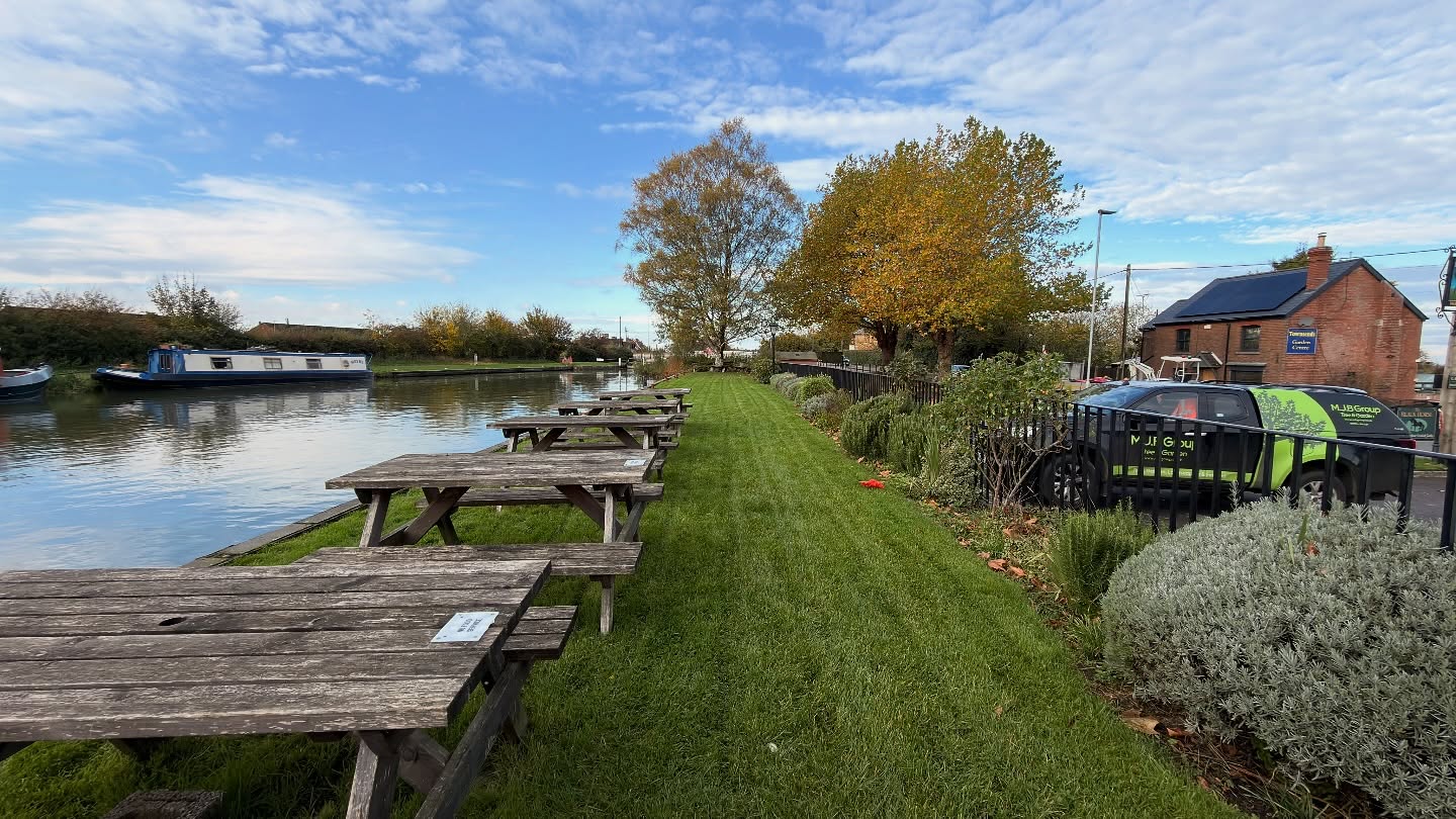 🌿 Commercial Grounds Maintenance – Storm? What Storm! ☔️
Today was one of our commercial maintenance contract days, and despite this so-called storm (just a windy one with a few showers!), we kept on moving 💪
A quick coffee stop kept the team fuelled ☕️, and we managed to get these sites looking fresh, tidy, and well-kept – even at this time of year 🍂✨
Nothing stops us when it comes to keeping our commercial grounds looking their best! 🌱
#CommercialMaintenance #GroundsCare #LandscapingLife #AllWeatherWorkers #TeamWork #FreshAndTidy #AutumnMaintenance #OutdoorWork #StormWhatStorm #HardWorkPaysOff #CoffeeBreakCrew #GreenspaceProfessionals