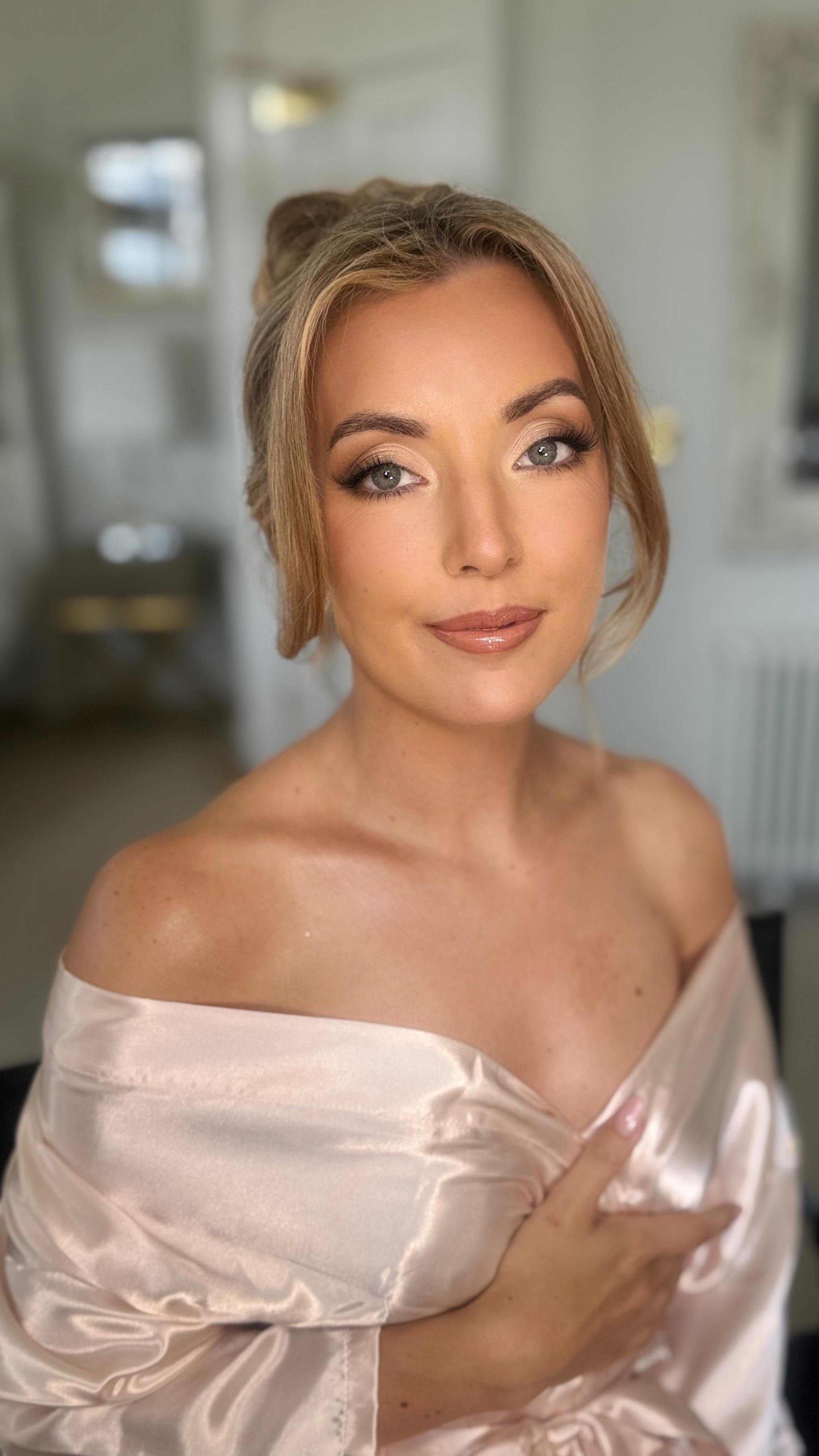 If you’re a bridal makeup artist with an empty diary-
DO THIS ⬇️
Booking season is coming and you should be getting daily enquiries in your inbox but instead are you feeling a little deflated watching other makeup artists post about yet another booking secured on their stories while your inbox is crickets!
You could be making these 5 mistakes…
1️⃣ You don’t have an ideal client
2️⃣ Your not visible enough
3️⃣ Your not investing in yourself/Your brand
4️⃣ Your portfolio isn’t speaking for itself
5️⃣ Your enquiry process is misaligned
Here’s THREE things you can do today to boost your chances with more brides….
1️⃣ write down who your ideal client is - you need to know who your selling to
2️⃣ Get visible everywhere! online and offline
3️⃣ Comment “LEADS” below to be added to my waitlist because I’m going to show you EXACTLY how to increase your enquiries this booking season!
You won’t want to miss this, I’ll be sharing the exact same strategy that secured me 14 bookings within 21 days!
Don’t forget to COMMENT “LEADS” below so you don’t miss out!!!! 🔥🚀
#bridalmakeupartists #weddingsupplier #bridaleducator #worcestermakeupartist #warwickshirewedding #westmidlandswedding #westmidlandsmakeupartist #makeupartist #birminghammakeupartist #ukmakeupartist #makeupeducator #bridalmakeup #onlinemasterclass #makeupmasterclass #makeupbusiness #businesscoaching